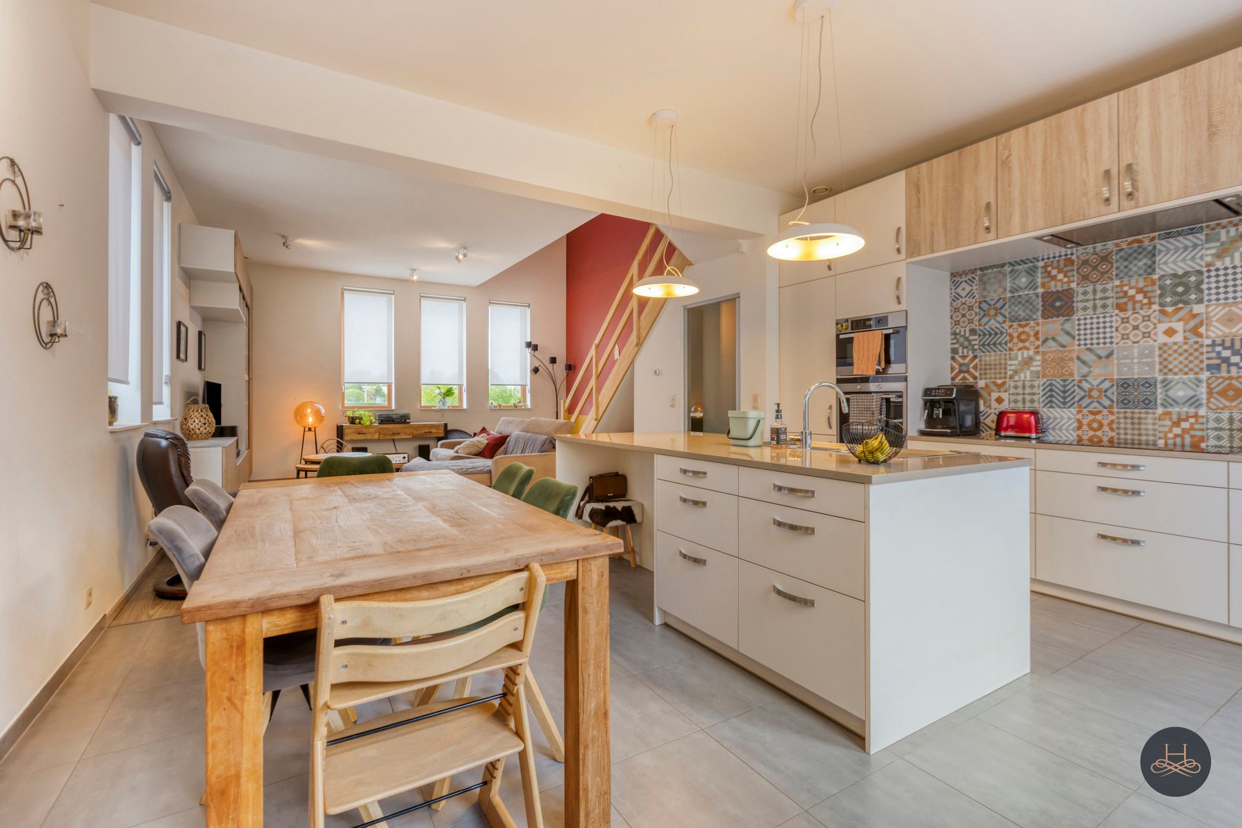 Gezellige en moderne halfopen woning met leuke tuin foto 8