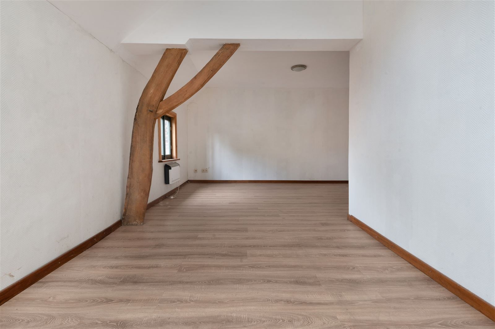 Kasteeldienstwoning te hartje Herzele foto 14