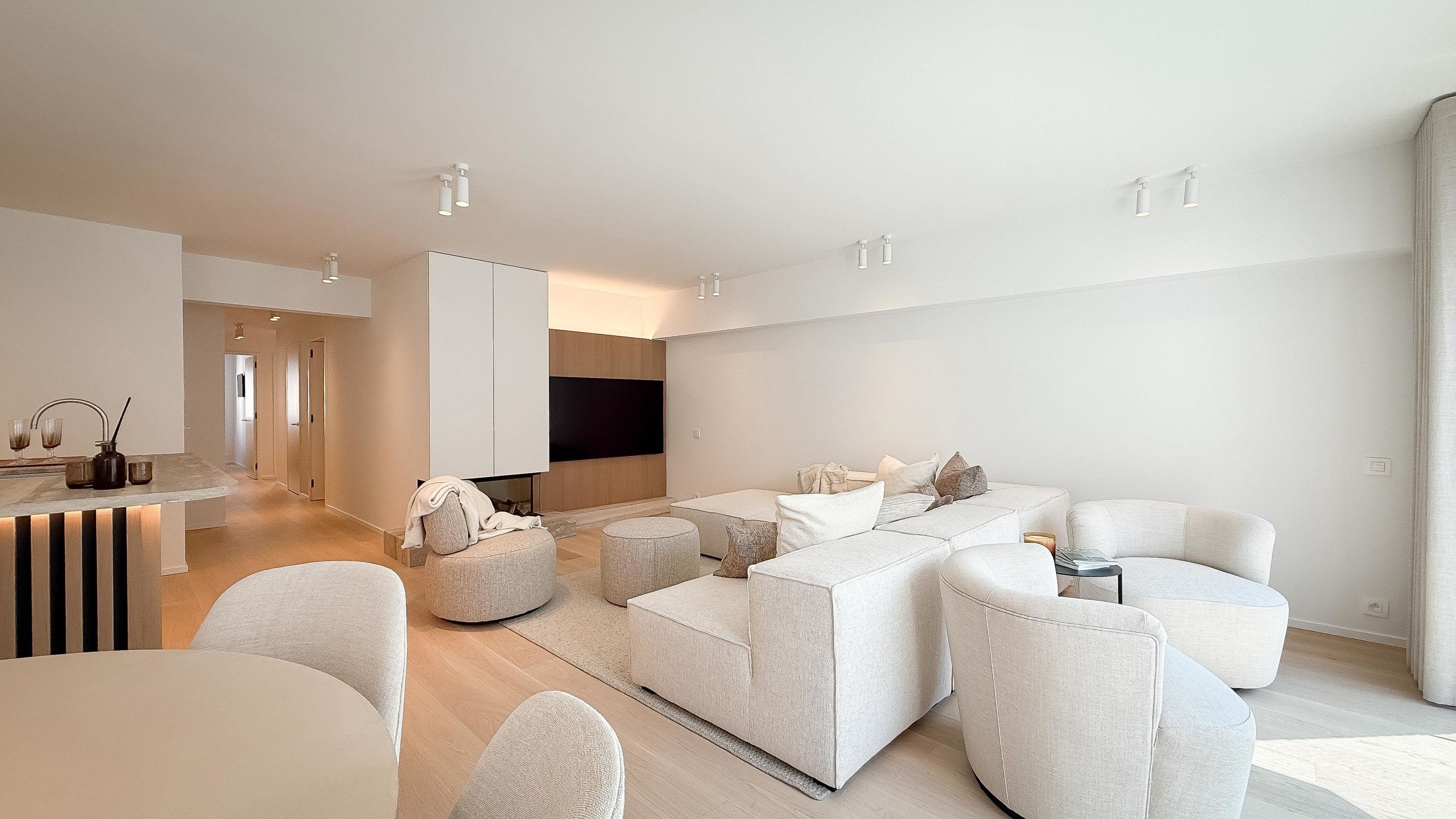 Volledig gerenoveerd appartement / Gemeubileerd / met garage foto 13