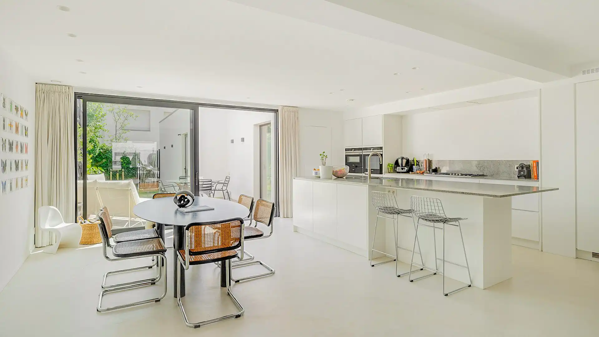 Prachtig gerenoveerd huis met garage en tuin te Knokke foto 3