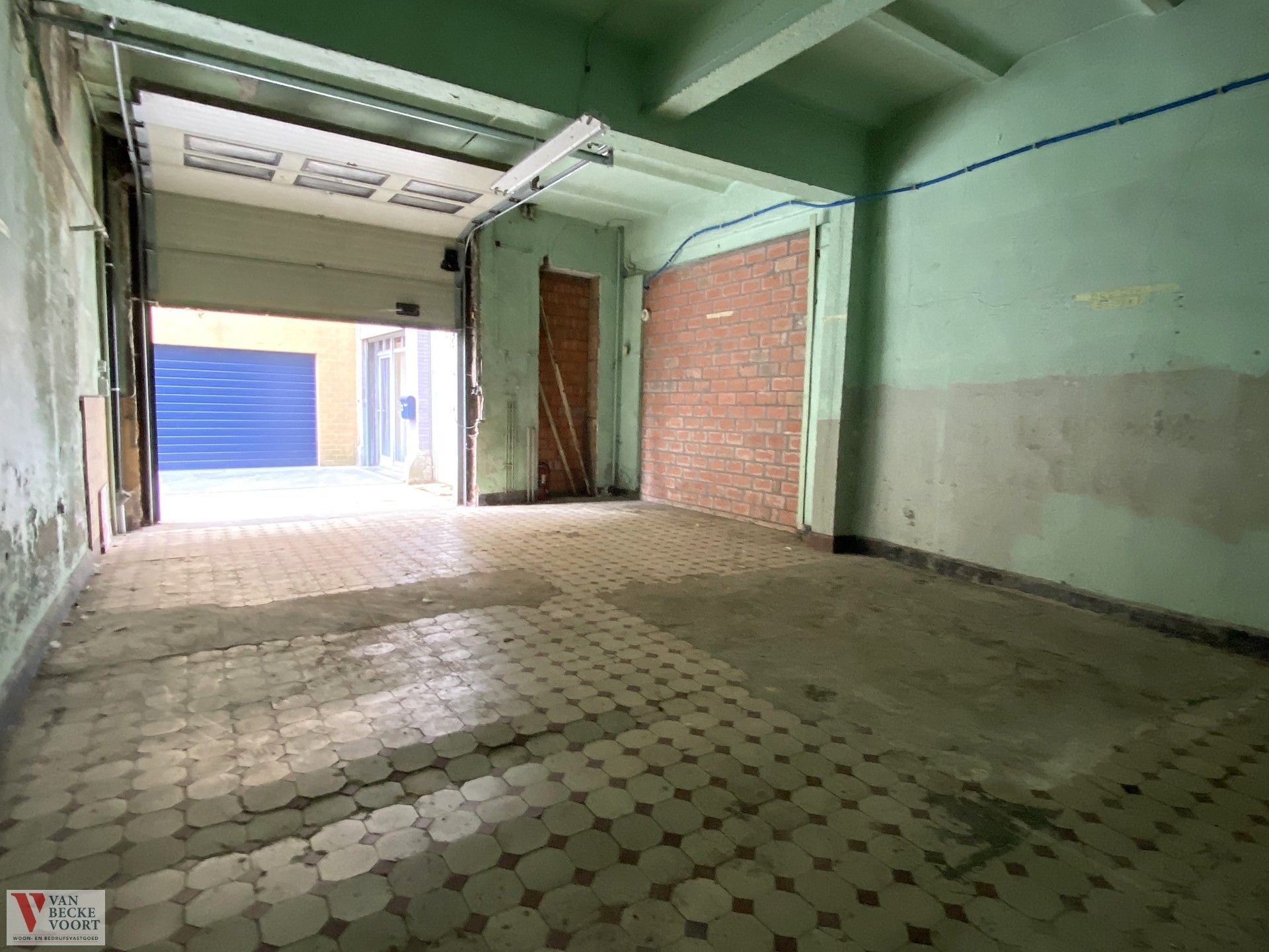 Ruime garagebox/opslagplaats in het centrum foto 5