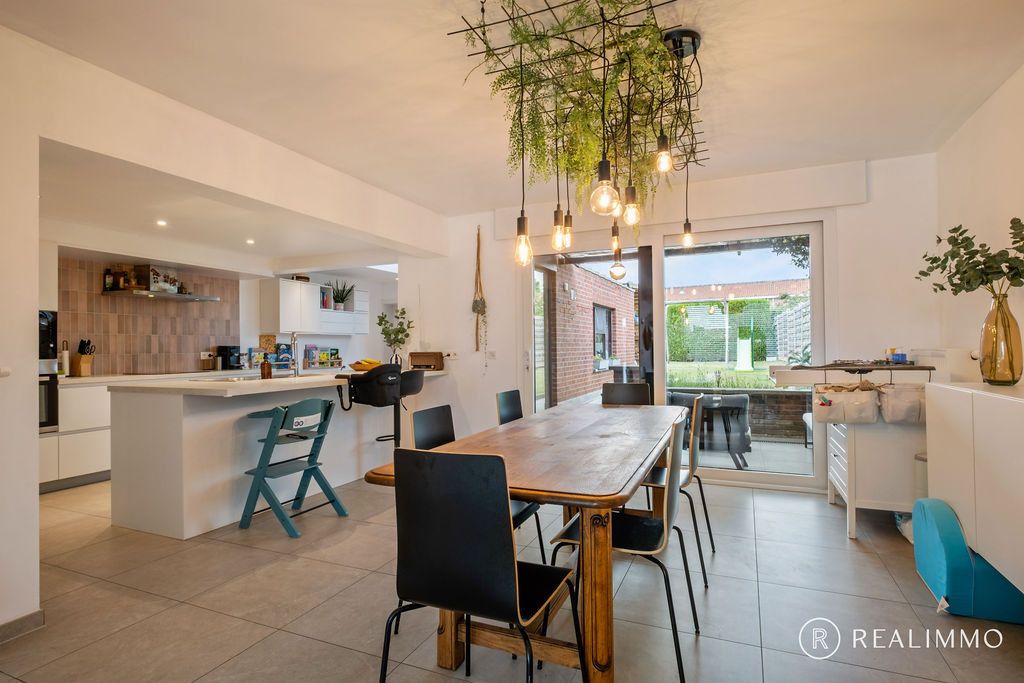 Gerenoveerde woning in rustige straat! foto 7