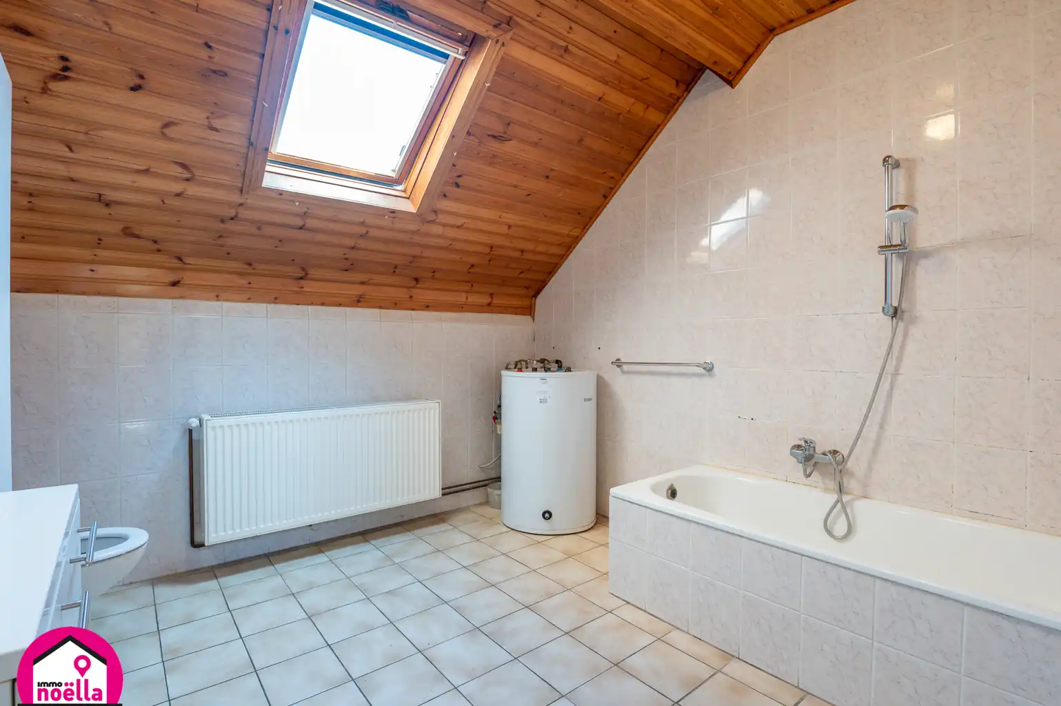 Te koop: te renoveren rijwoning op toplocatie foto 25