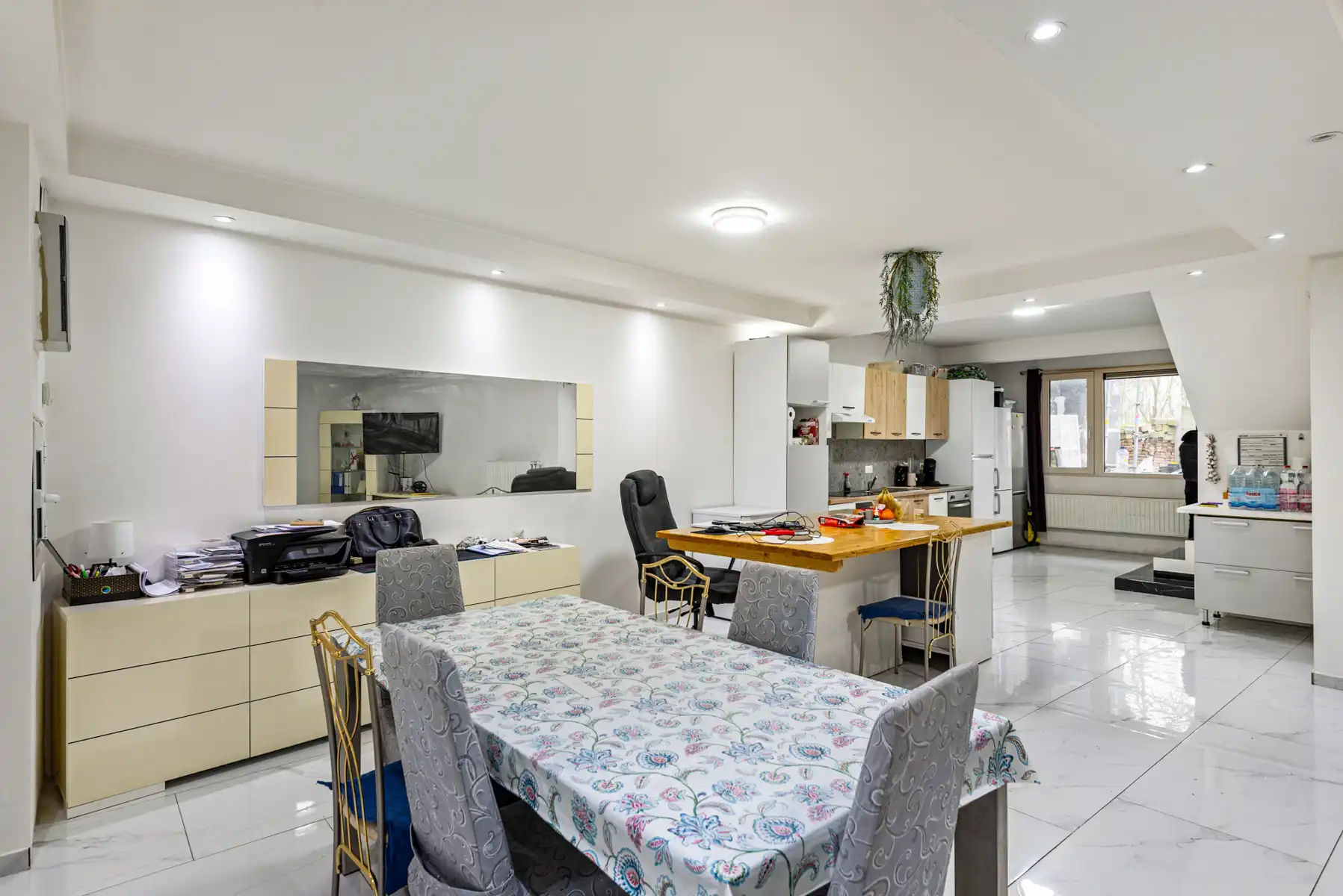 Instapklare woning met 5 slaapkamers en 2 badkamers (EPC B). foto 4