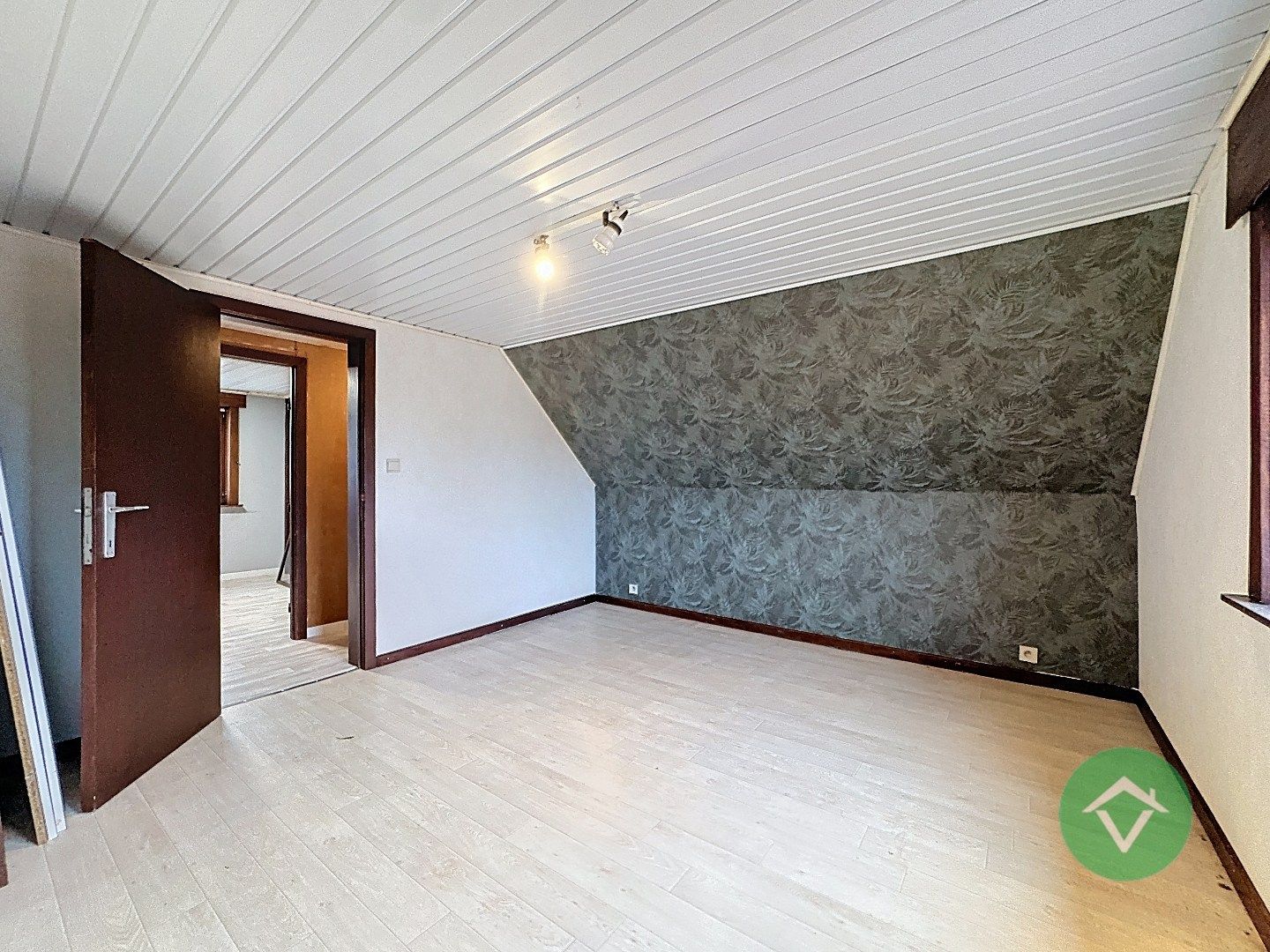 Alleenstaande woning met vele mogelijkheden te Ichtegem  foto 8