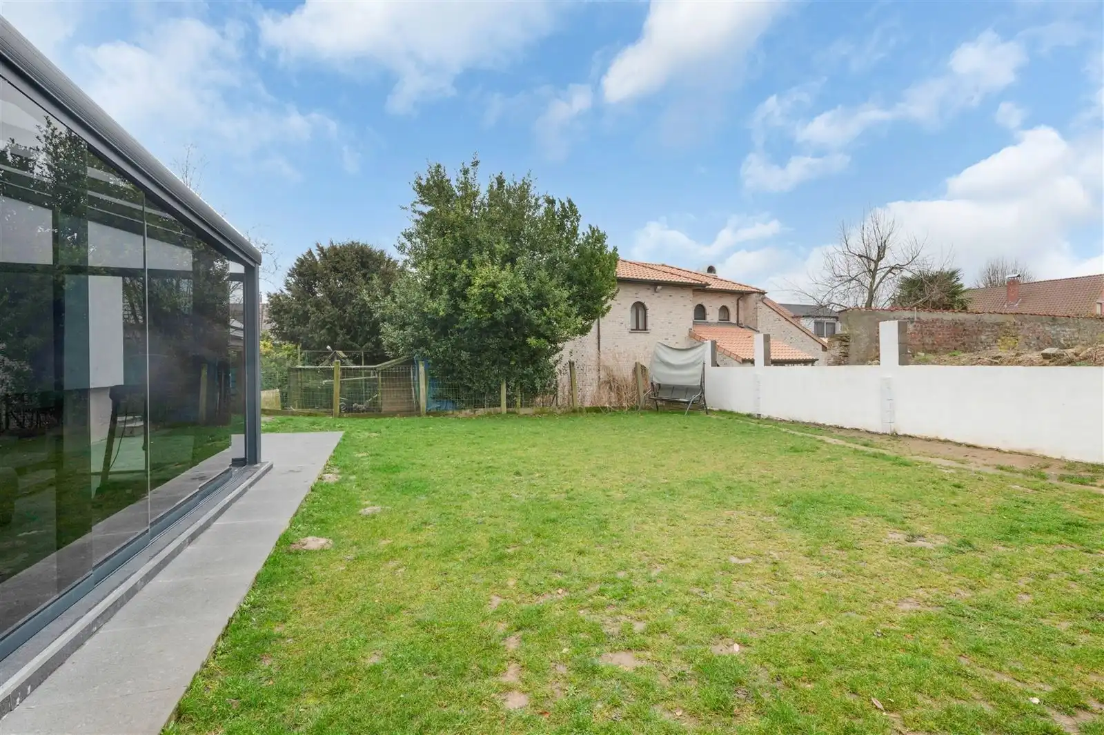Instapklare gezinswoning met tuin en garage nabij centrum foto 16