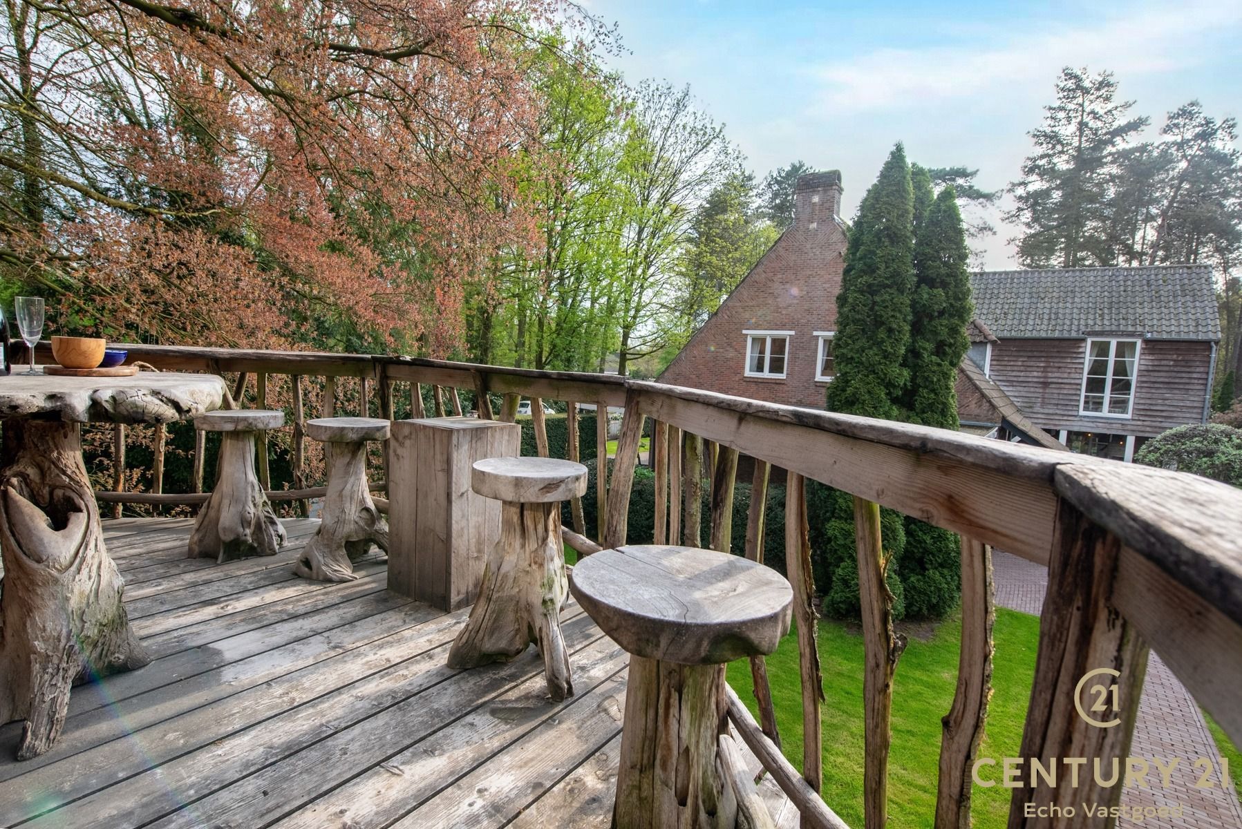  Luxueuze villa met boomhut op fraai hoekperceel van 2087m² foto 32