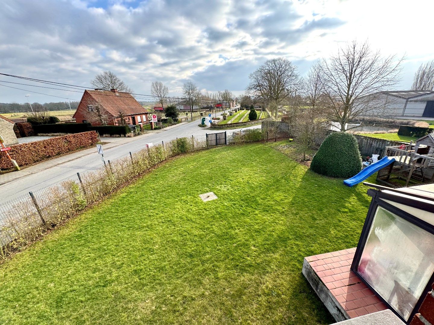 ALLEENSTAANDE WONING MET 4 SLPKS, TUIN EN GARAGE foto 5