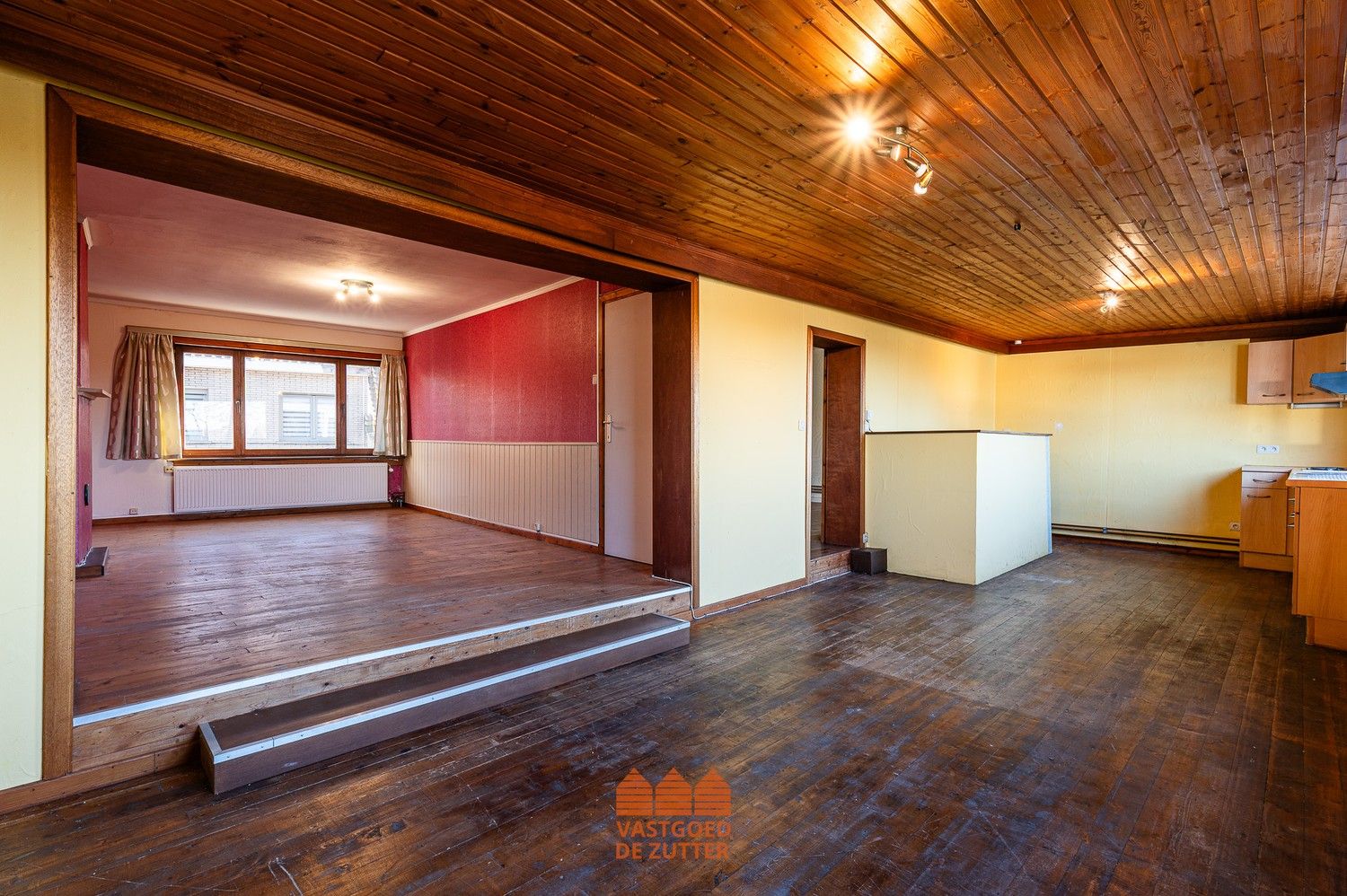 Ruime woning met handelspand in het centrum van Boekhoute foto 4