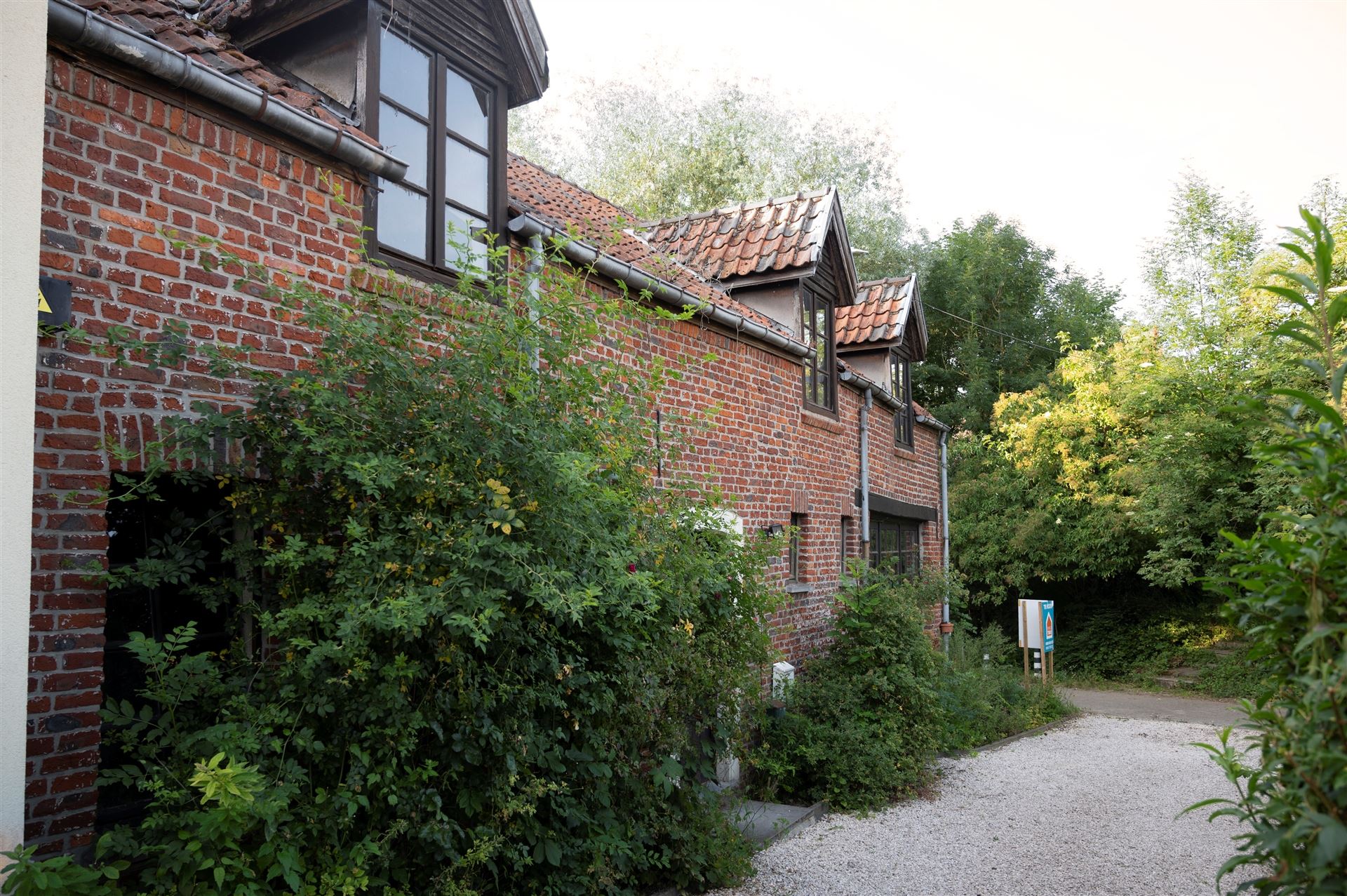 volledig te renoveren woning foto 26