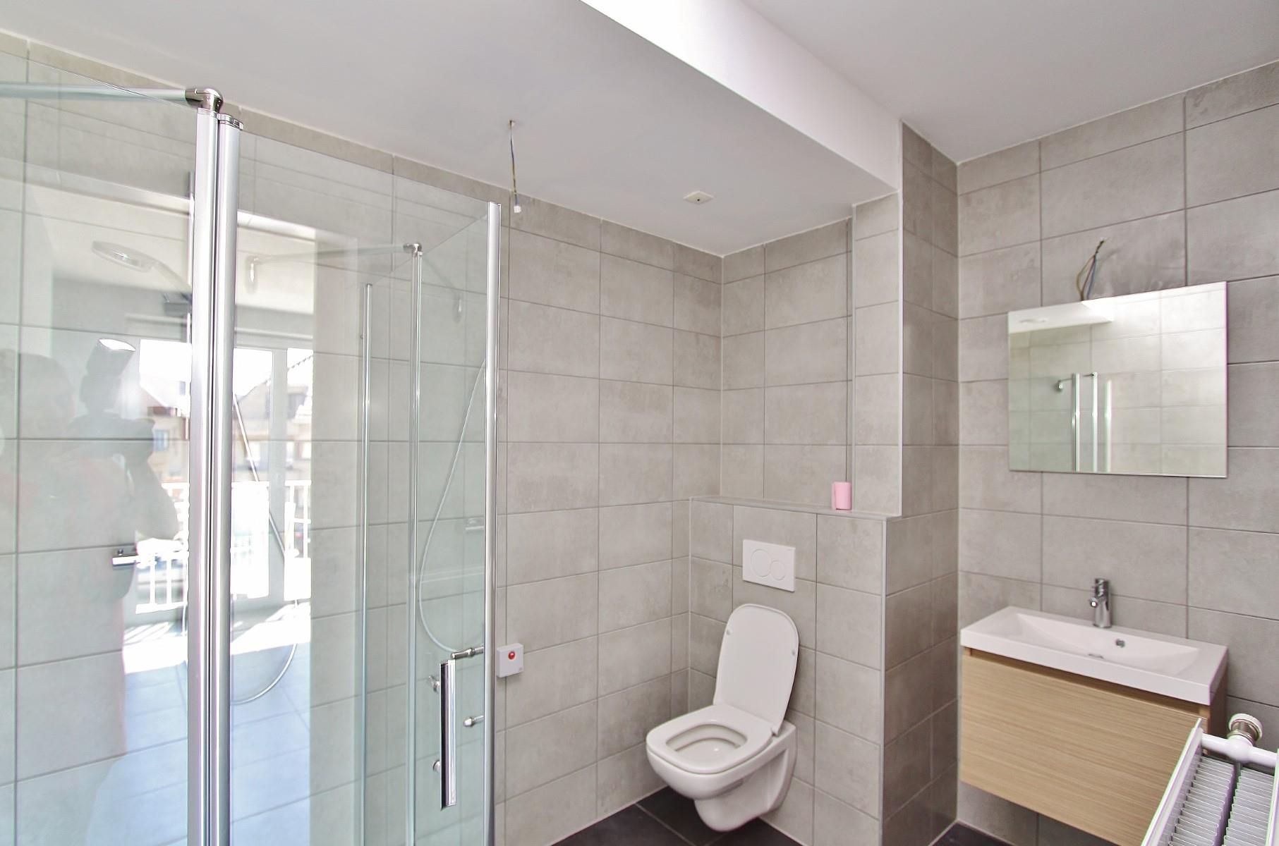 Recent, goed gelegen appartement  foto 5