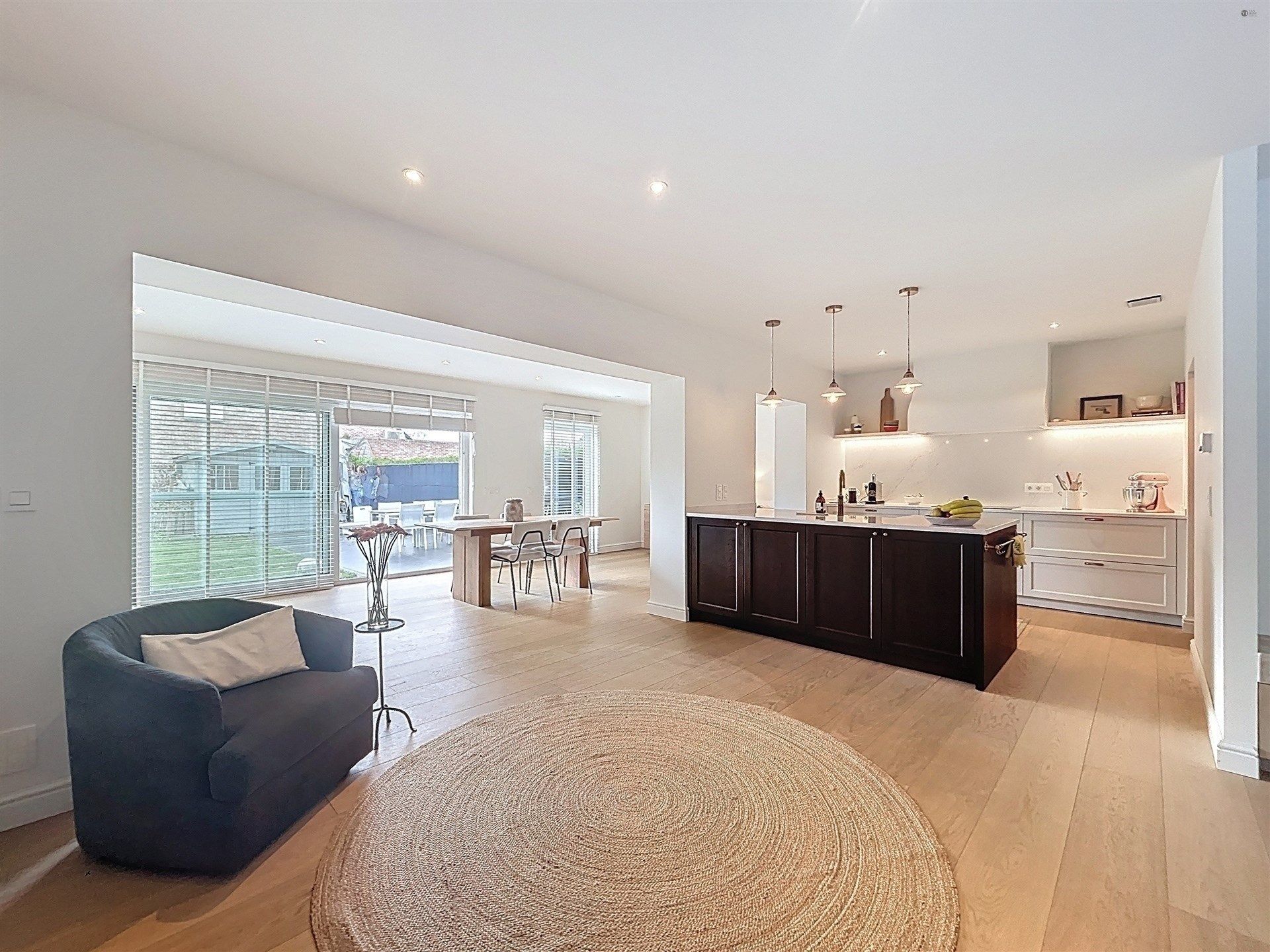 Prachtige half open bebouwing met 4 slaapkamers en garage op perceel van  450 m²  foto 6