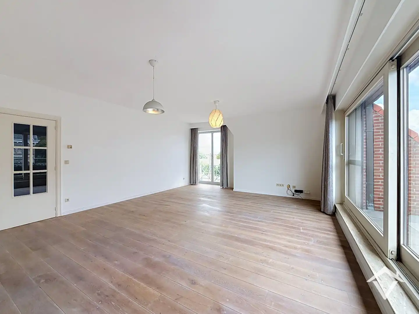 Ruim, gezellig dakappartement met 3 slaapkamers in centrum Roeselare  foto 3