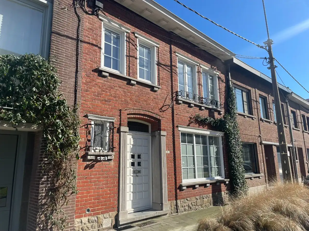 HANDELS-of EENGEZINS)WONING + tuin foto 8