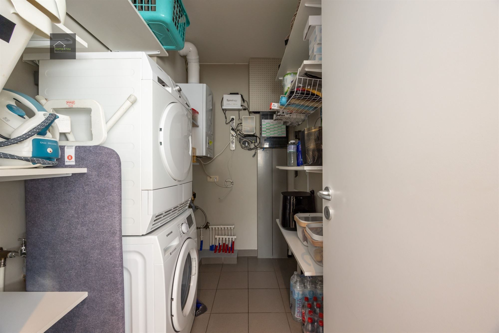 Ruim instapklaar appartement met garage en staanplaats foto 8