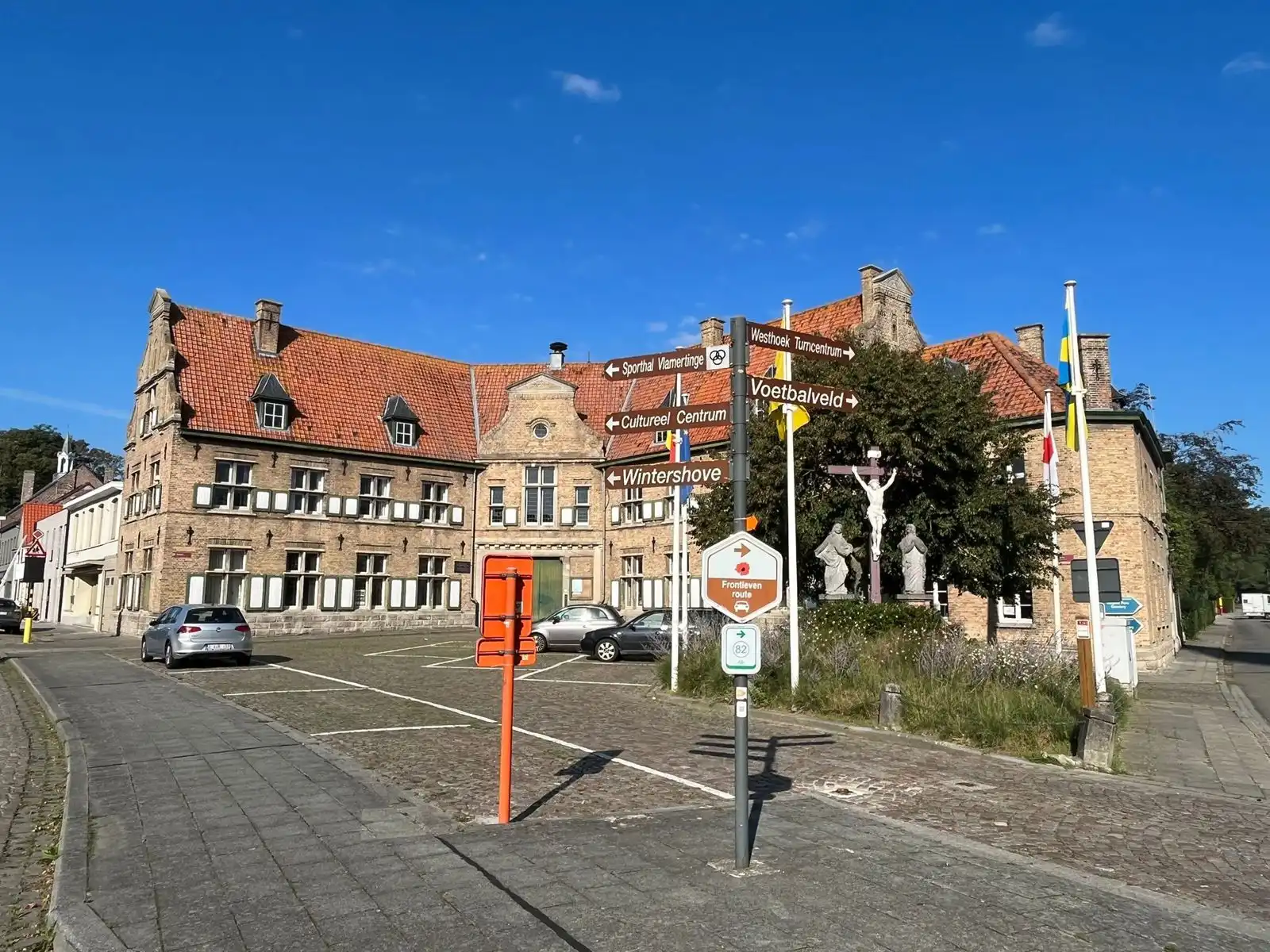 Moderne, halfopen woning foto 16