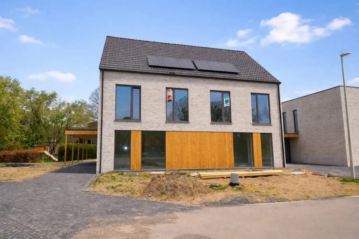 NIEUWBOUWPROJECT MET 7 ENERGIEZUINIGE WONINGEN! foto {{pictureIndex}}