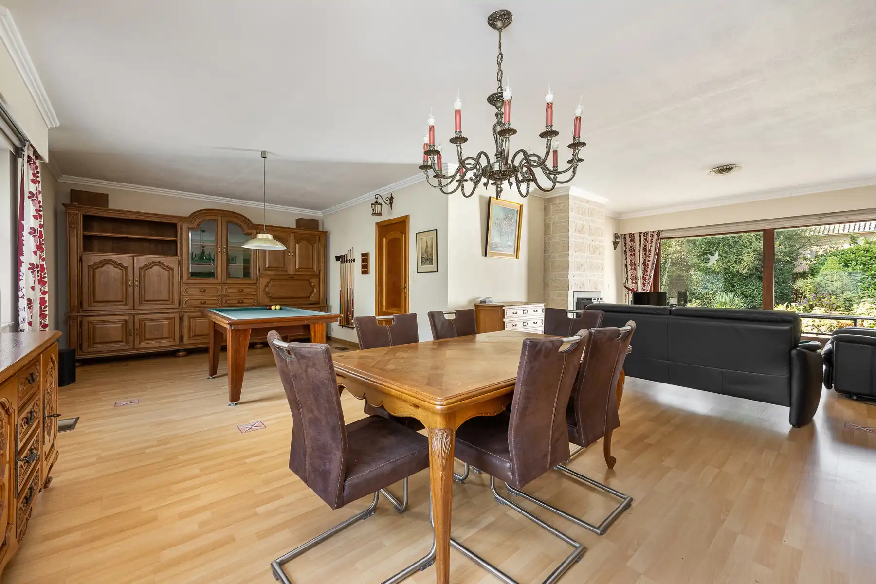 Te renoveren gelijkvloerse woning op ca. 1400 m² foto 5