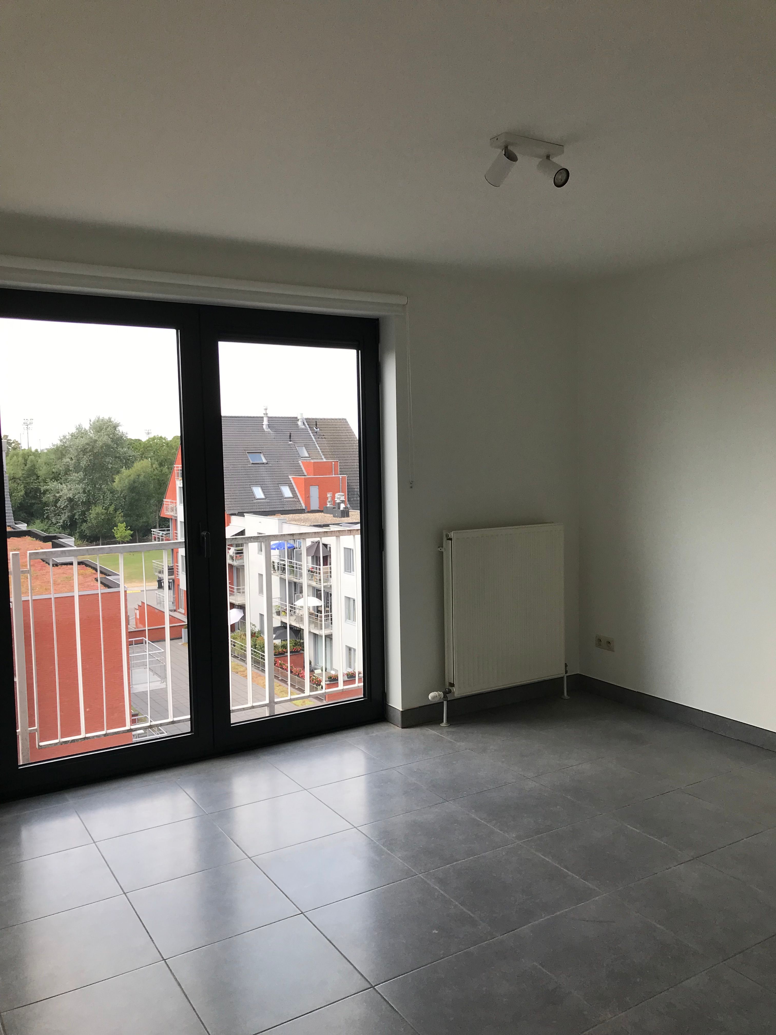 Instapklaar, nieuw geschilderd, ruim 2 slpk appartement foto 18