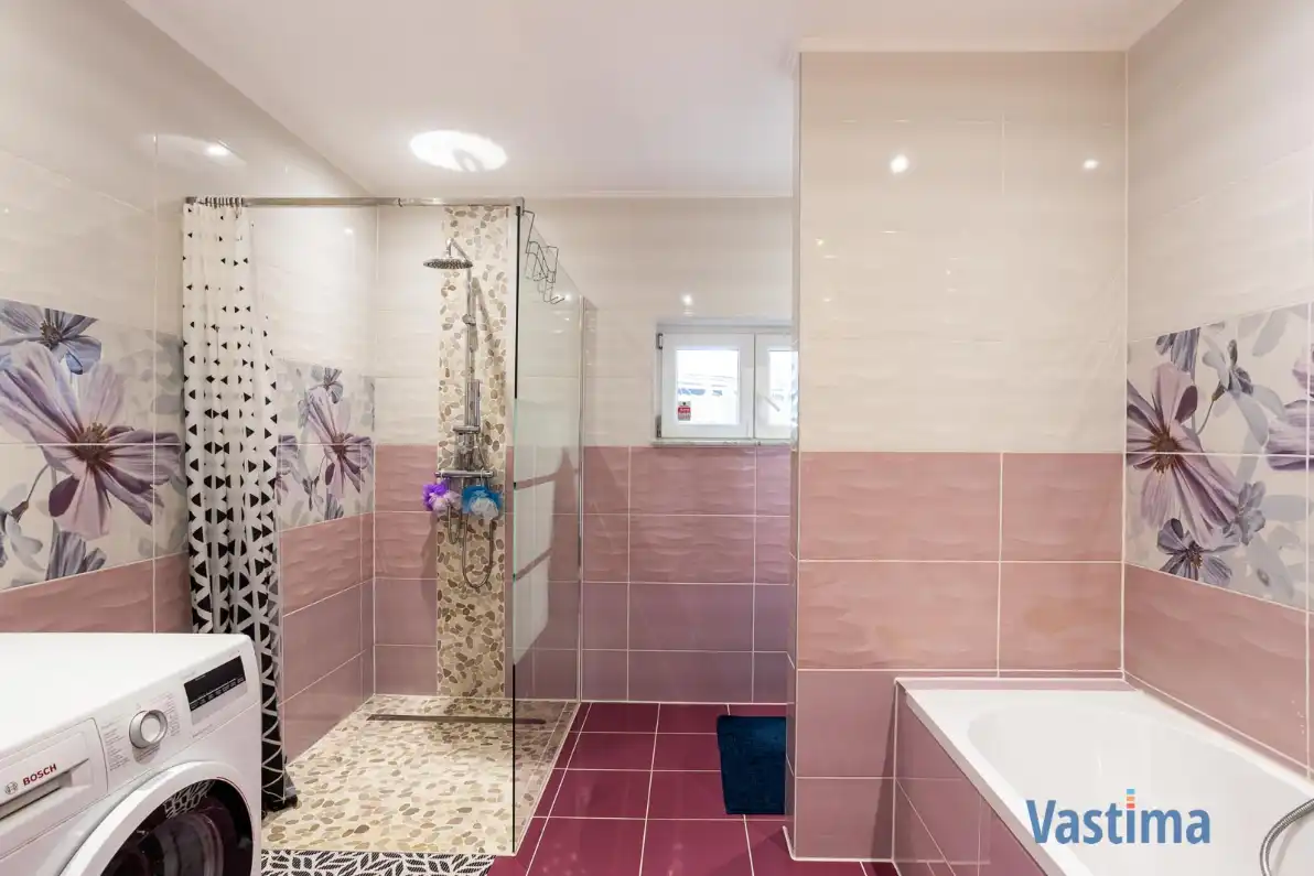 Instapklare, energiezuinige familiewoning met 4 slaapkamers, tuin en garage foto 13