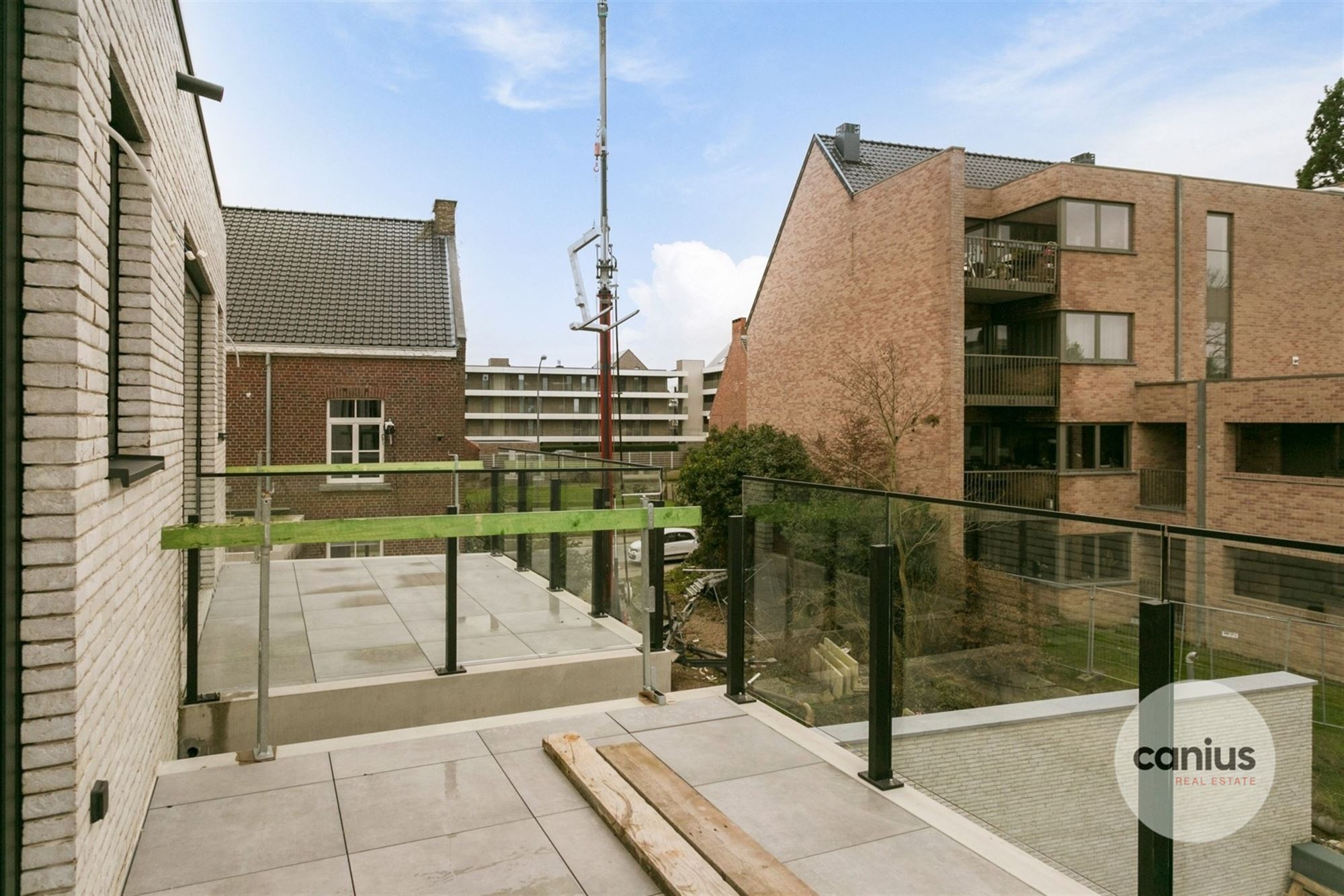 RECENT APP. MET 1 SLK, TERRAS EN AUTOSTAANPLAATS foto 14