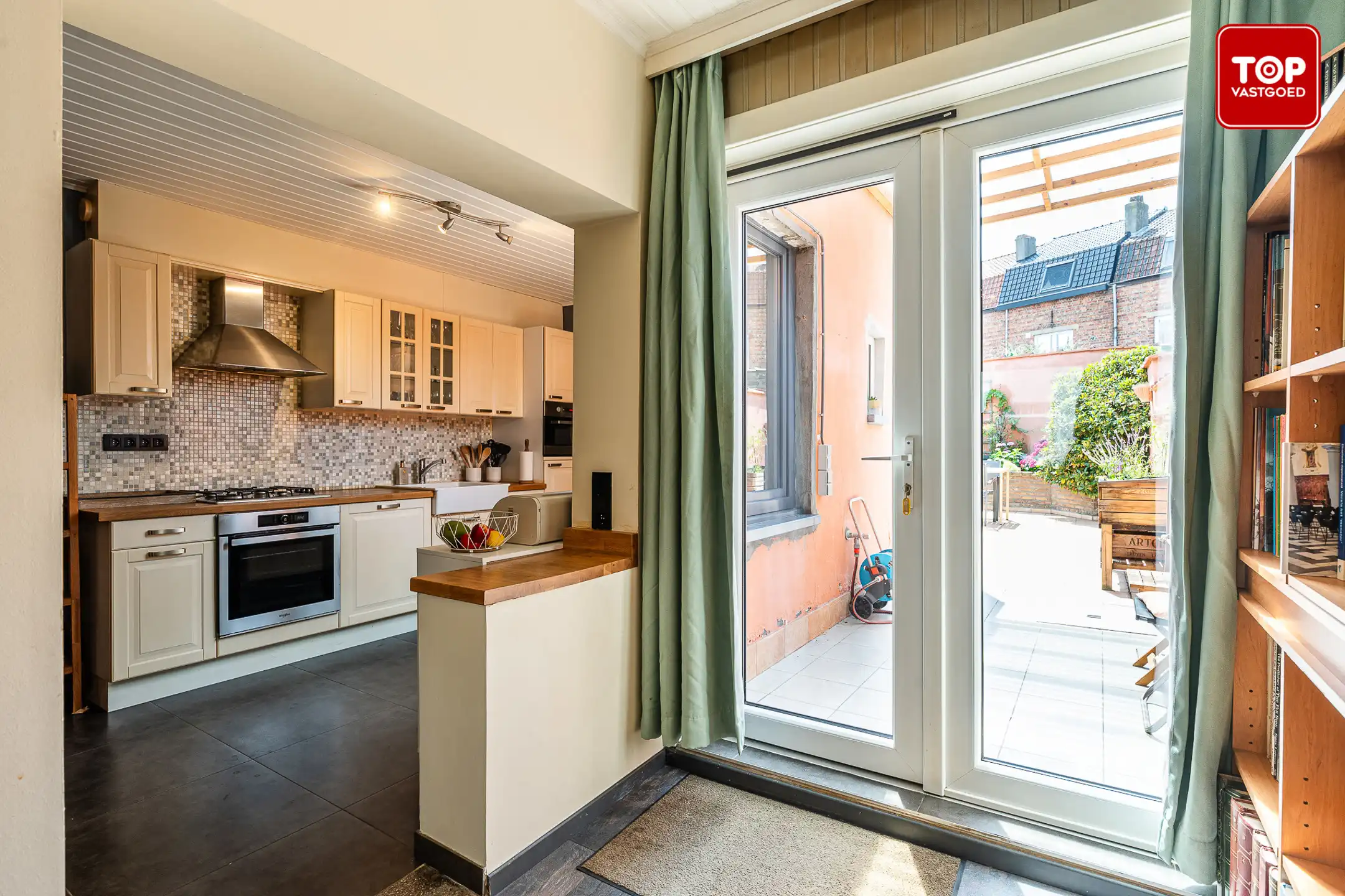 Instapklare woning met een zonnige, zuidwestgerichte tuin op een centrale locatie. foto 6