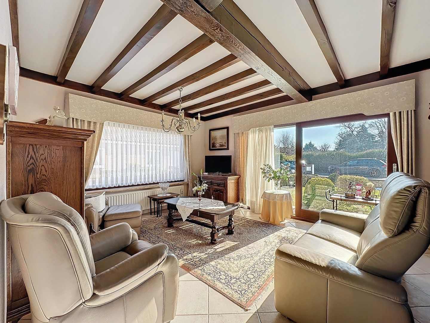 Goed onderhouden villa-bungalow in het hartje van Oostduinkerke-dorp. foto 4
