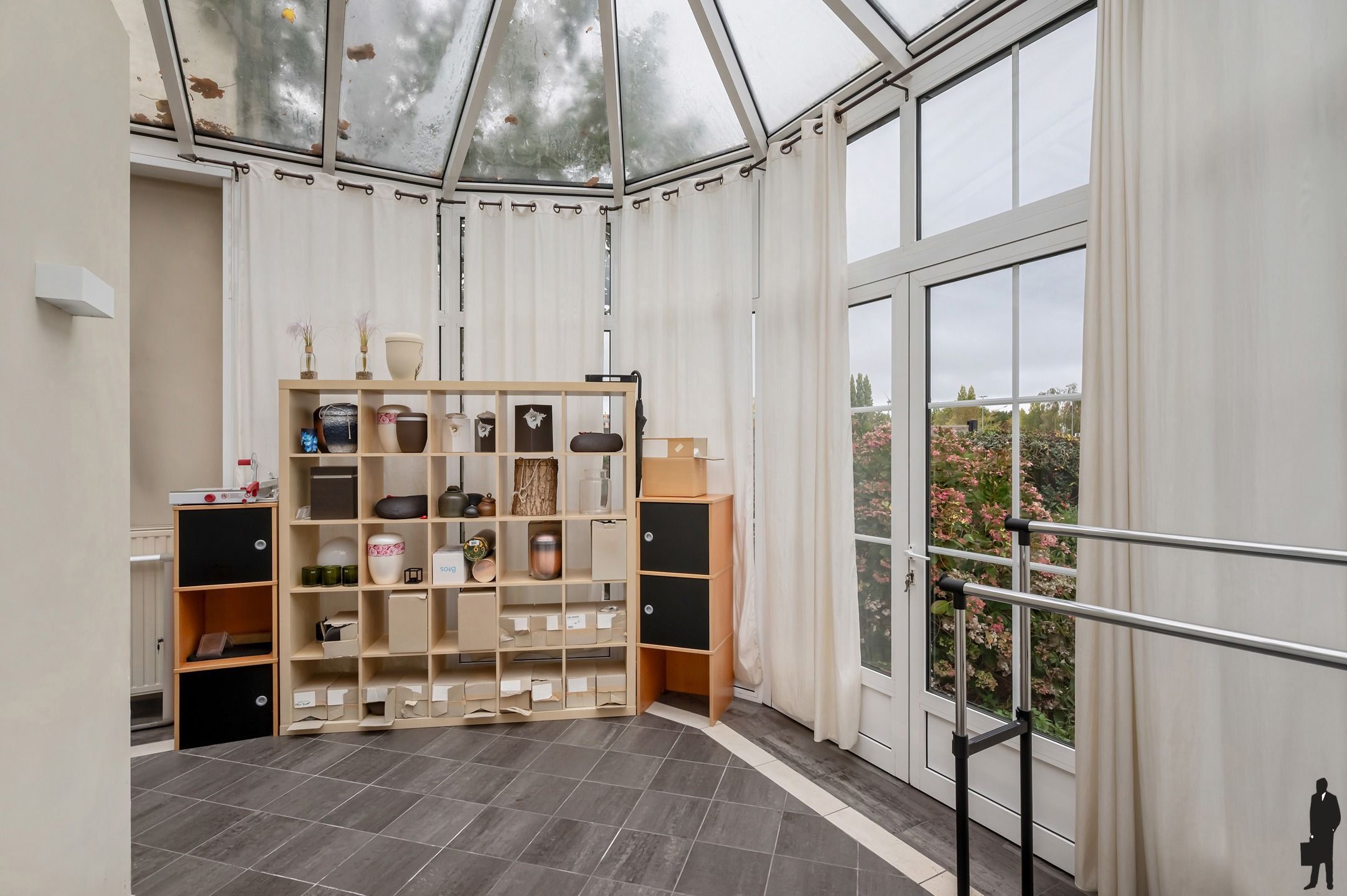 Deels gerenoveerde parel met mogelijkheden en weidegrond! foto 13