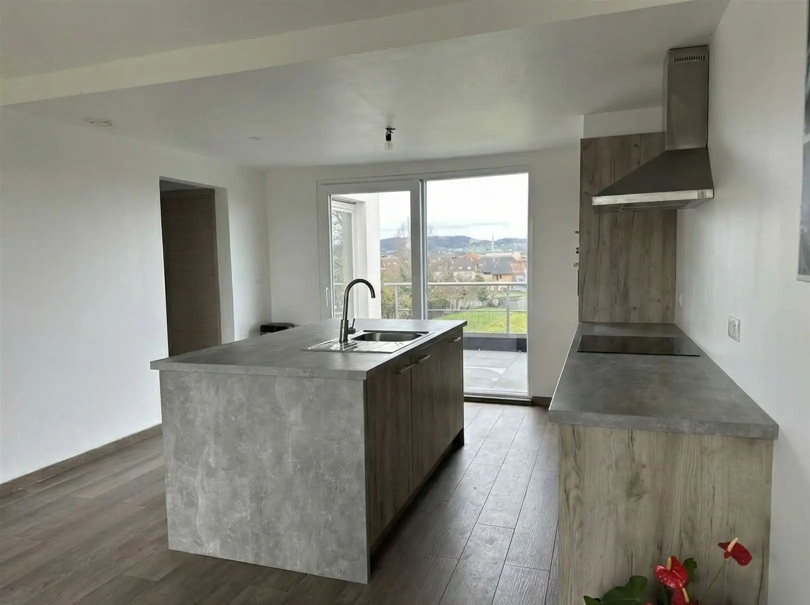 Instapklaar 2-slpk appartement te huur  foto 2