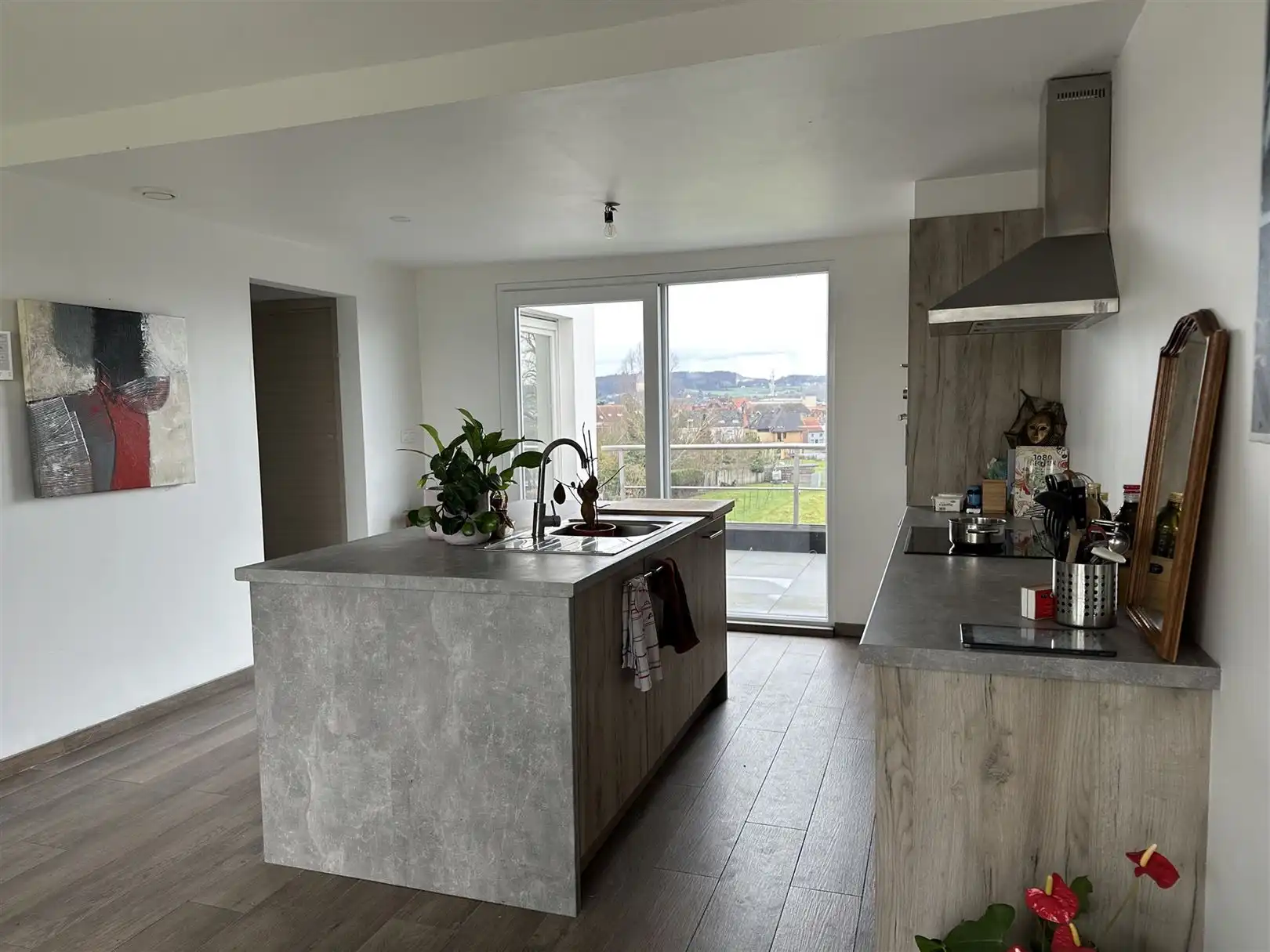 Instapklaar 2-slpk appartement te huur  foto 2