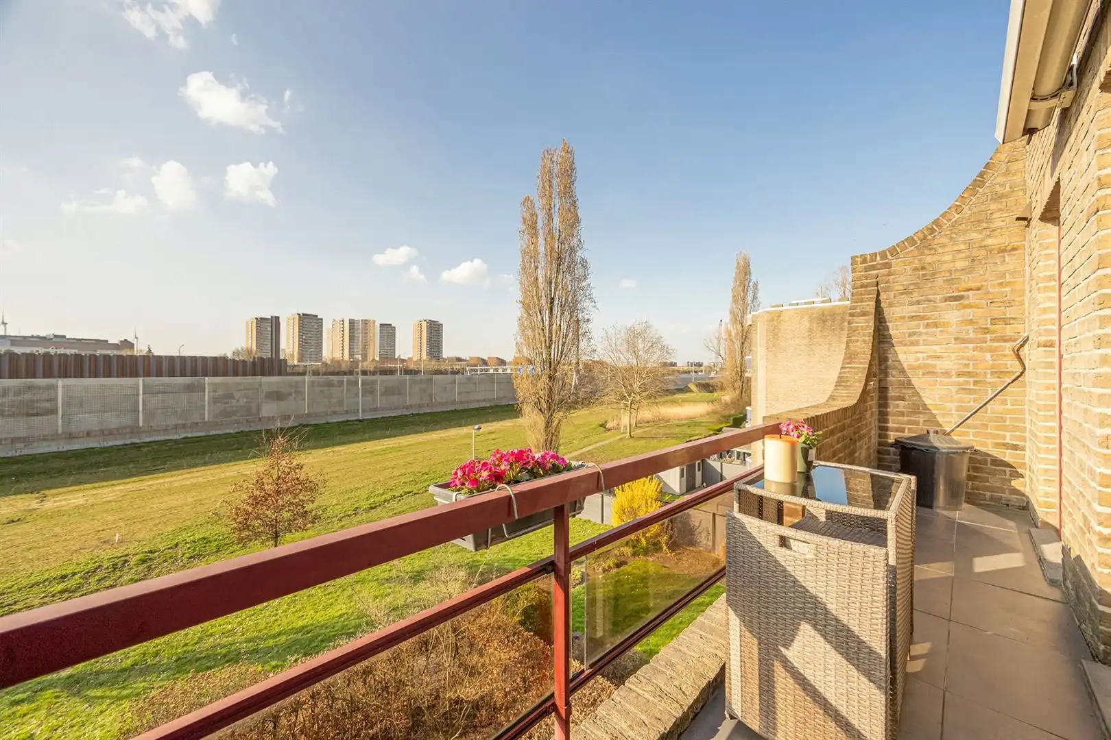 Appartement met 2 terrassen in doodlopende straat foto 9