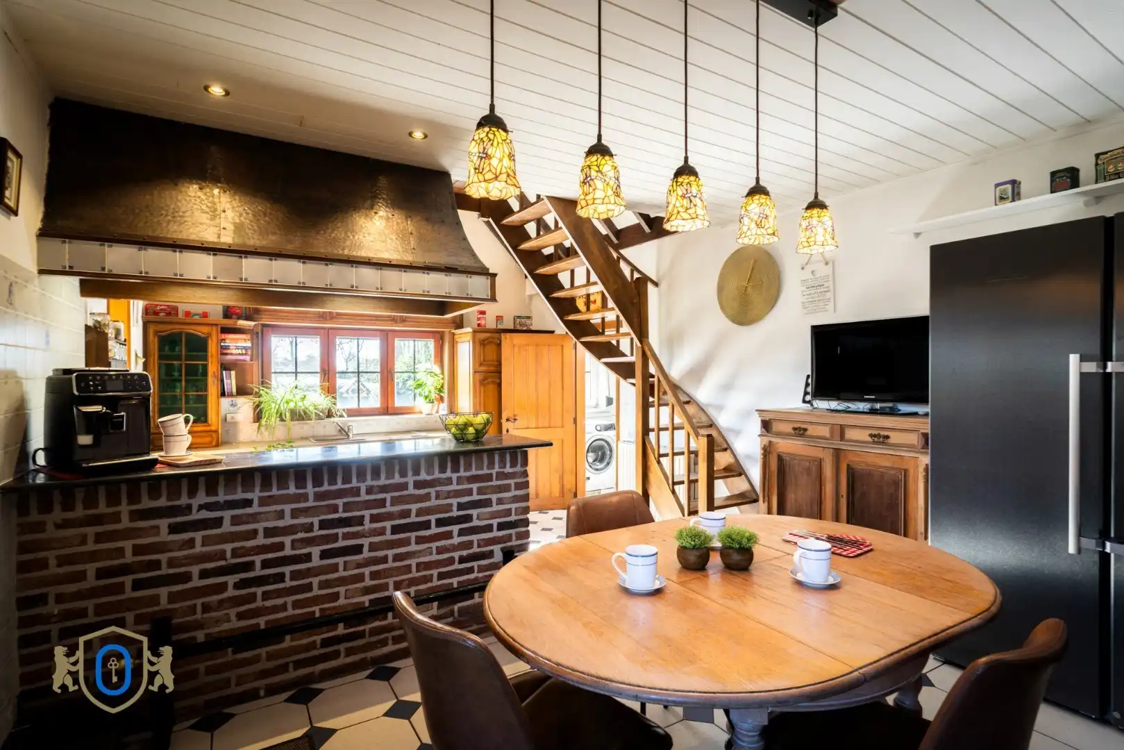 Landhuis met meerdere bijgebouwen foto 8