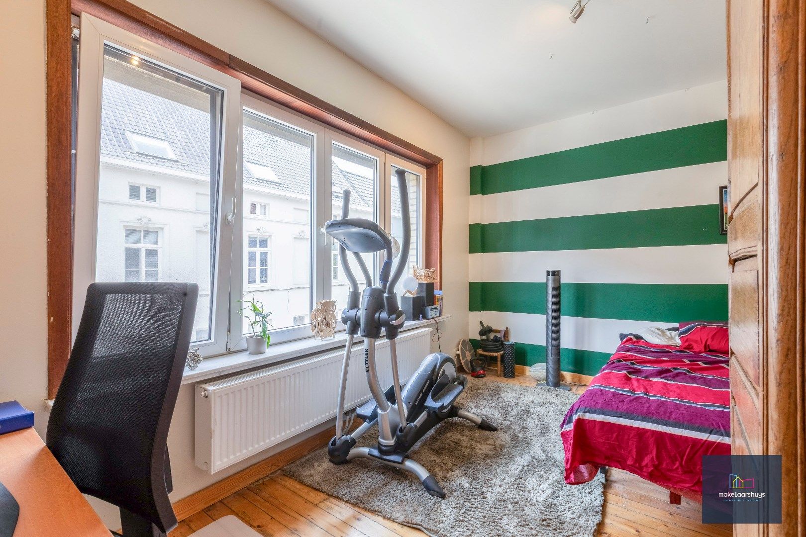 Instapklare woning met aangename tuin en garage foto 11