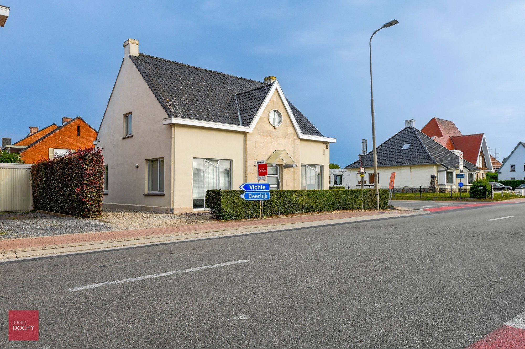 Uiterst commercieel gelegen handelspand - burelen - praktijkgebouw met parking | Deerlijkseweg foto 12