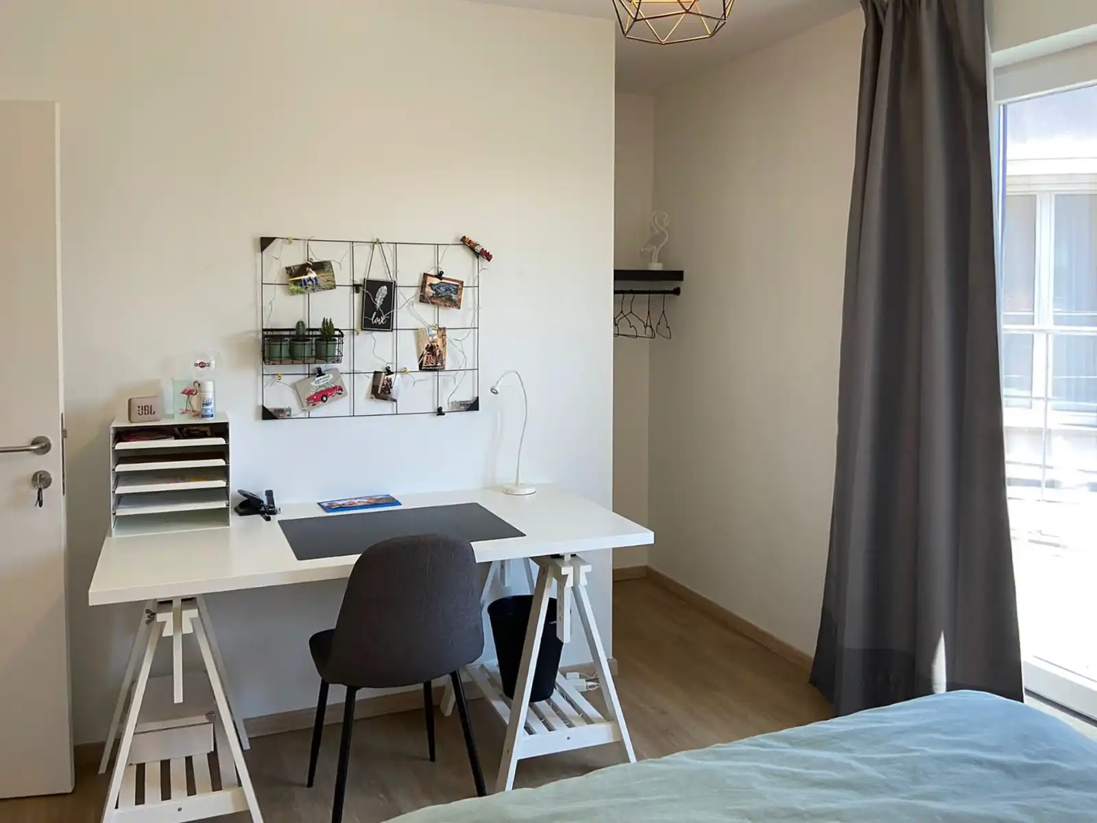 Centraal gelegen woning met 4 slaapkamers! foto 9