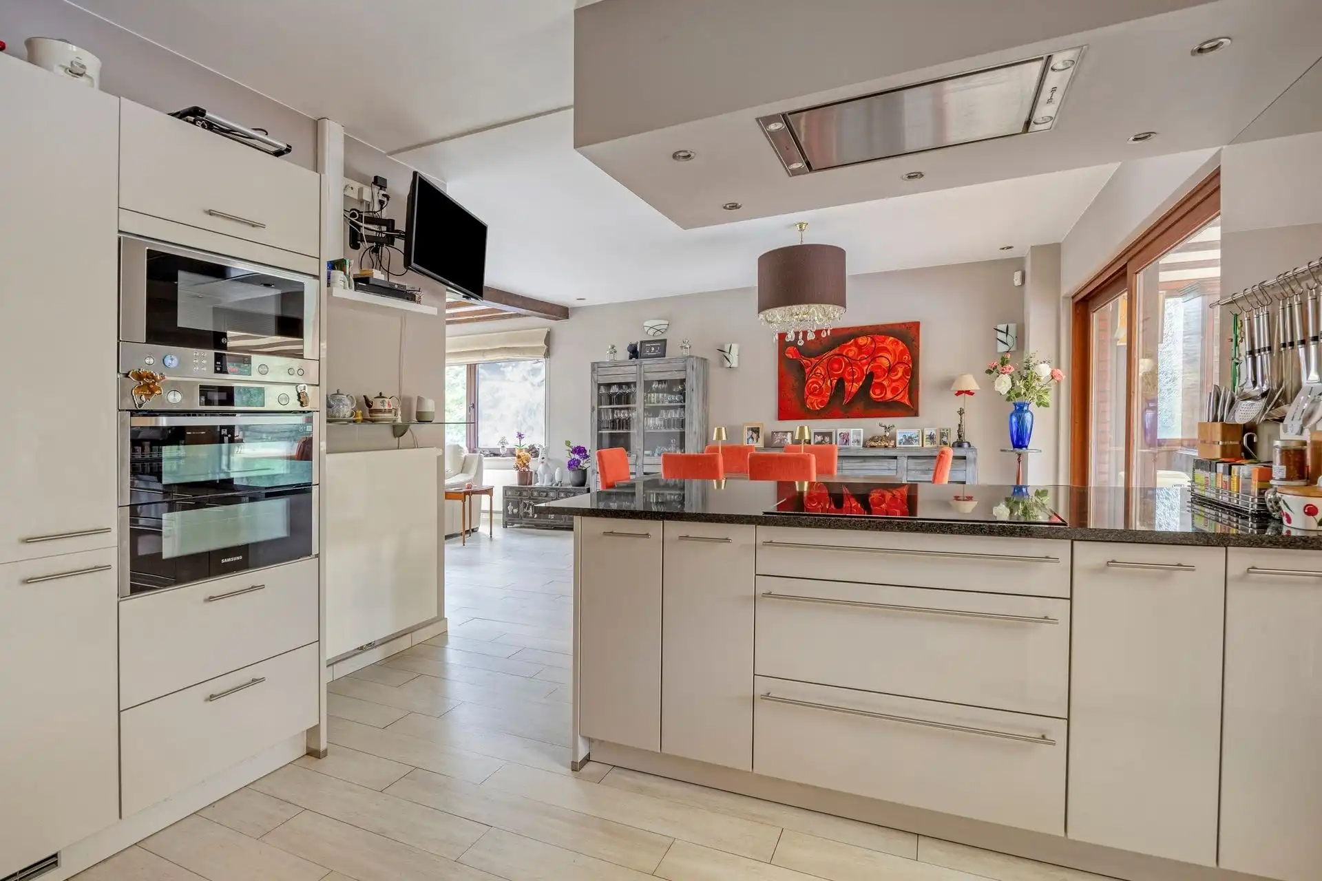 Perfect onderhouden villa in rustige straat foto 12