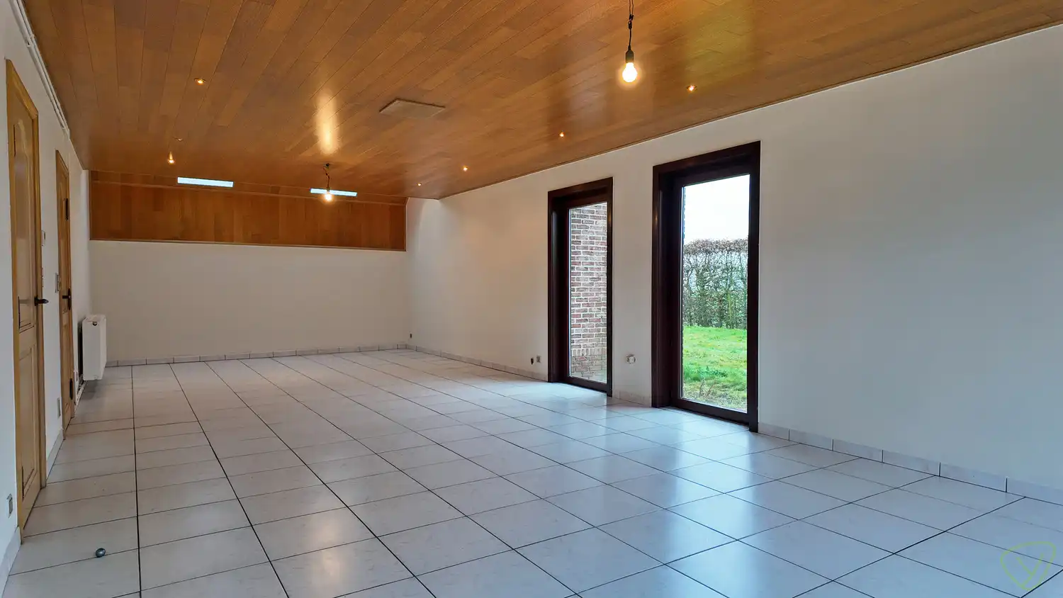 Ruime alleenstaande woning in fermettestijl op landelijke ligging te Zomergem! foto 5