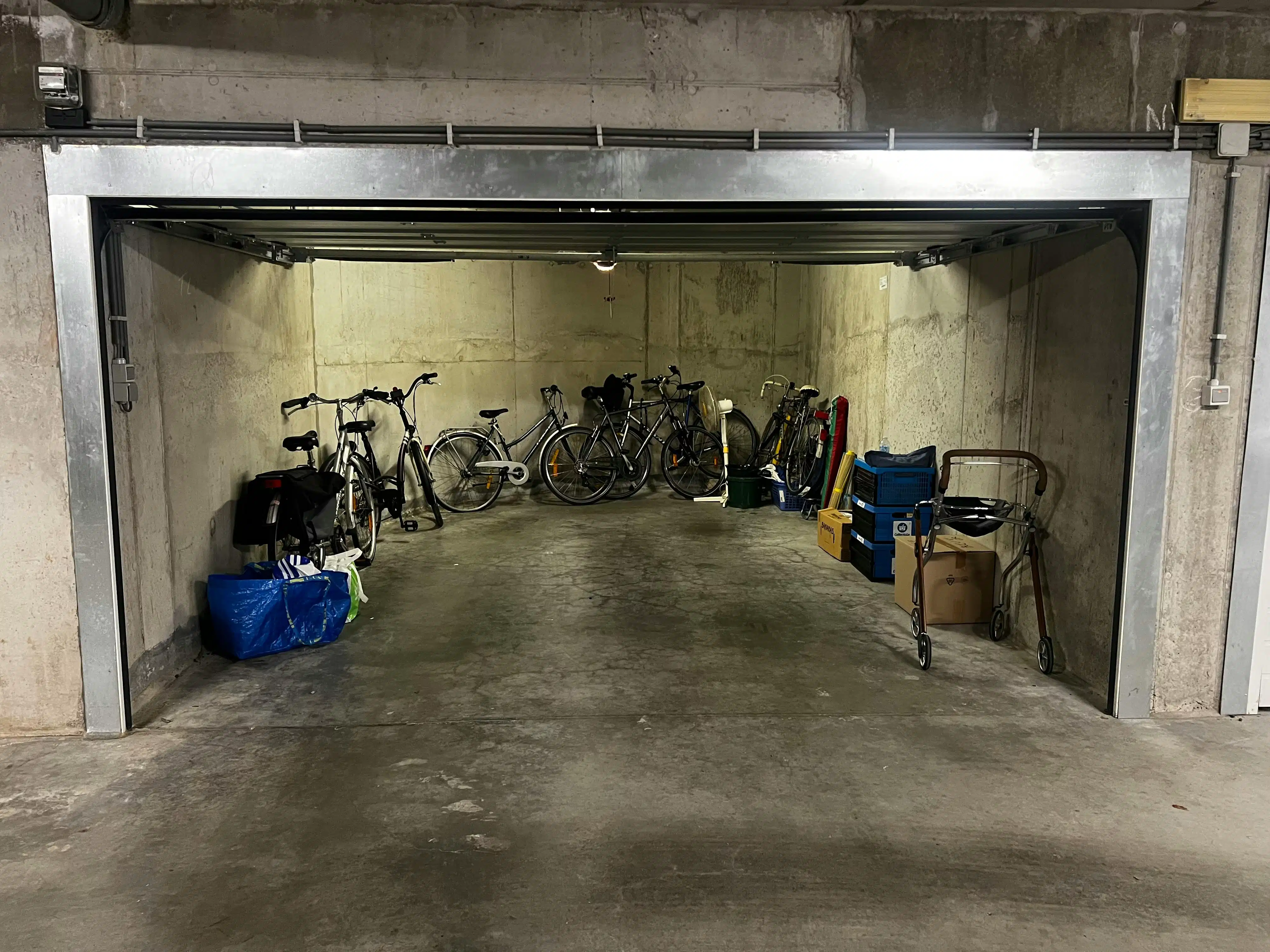 Garagebox te koop - Mariakerkelaan te Oostende foto 2