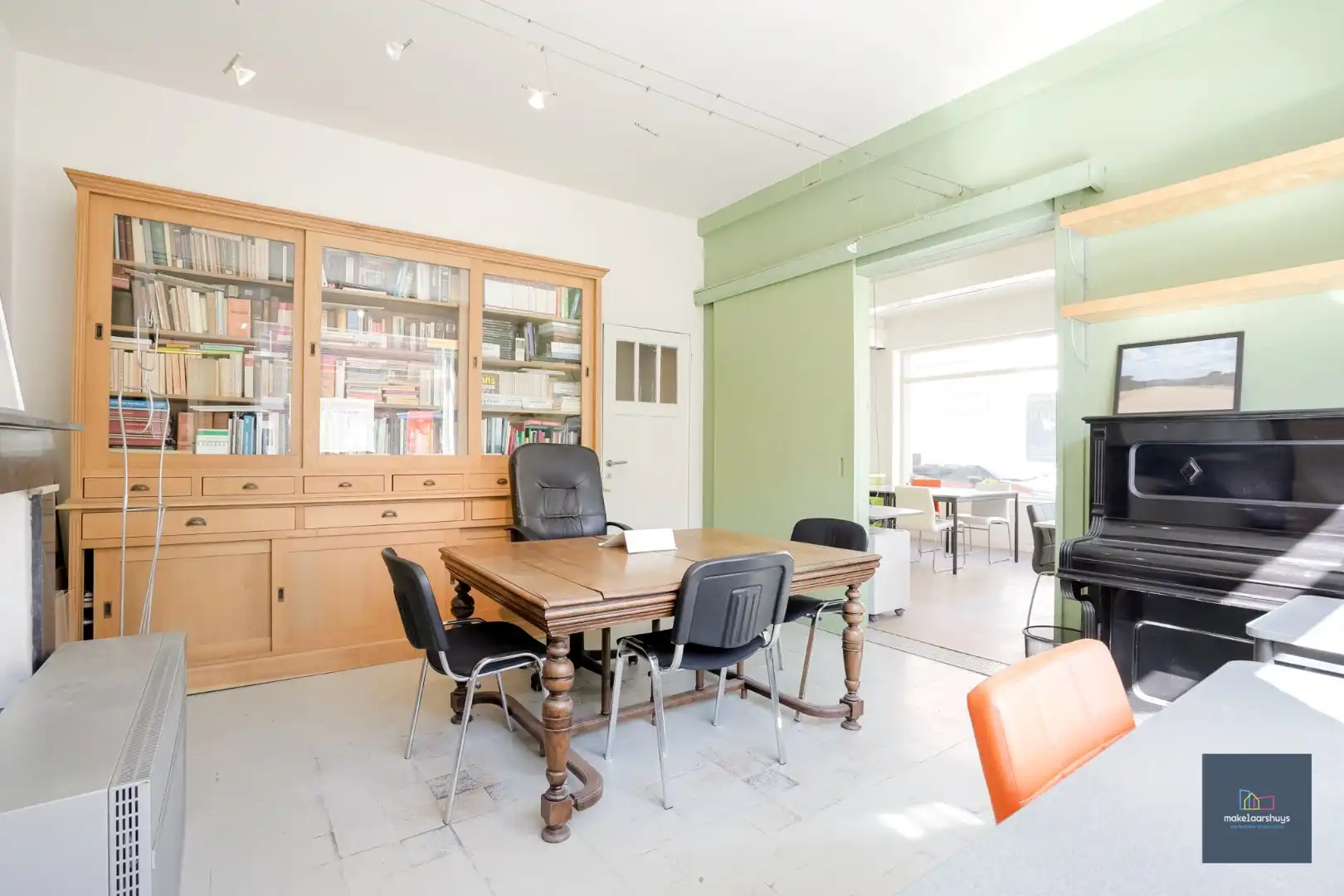 Karaktervolle eigendom met handelsruimte en renovatiepotentieel foto 8