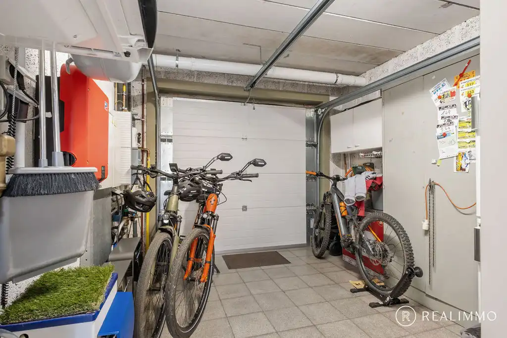 Stijlvolle en tot in de puntjes verzorgde alleenstaande woning met 4 slaapkamers. foto 24