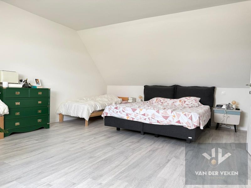 ZEER RECENTE, BIJNA ENERGIENEUTRALE WONING IN GODSHEIDE foto 14