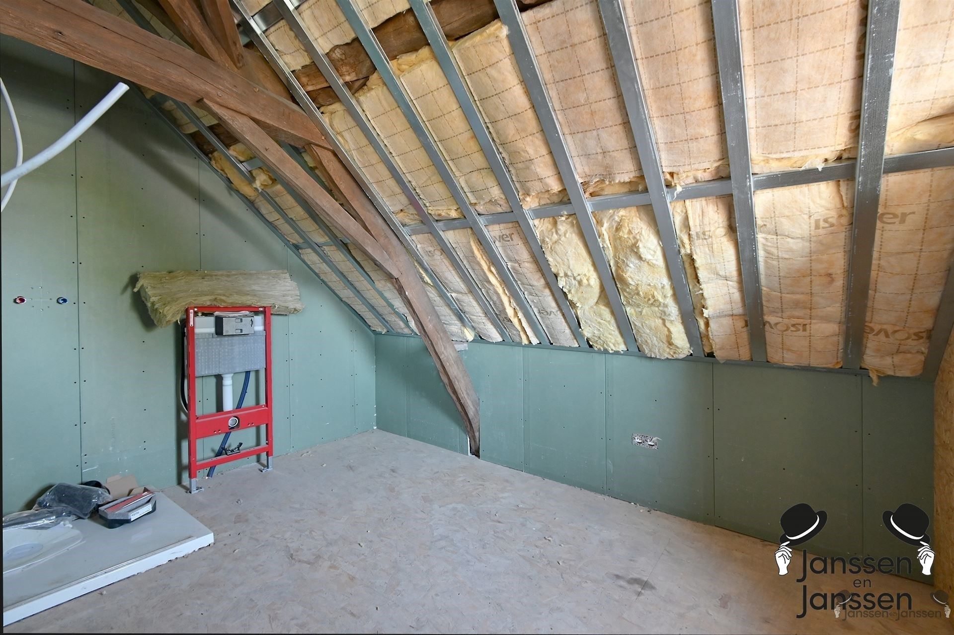 Verder te renoveren hoekpand met atelier foto 17