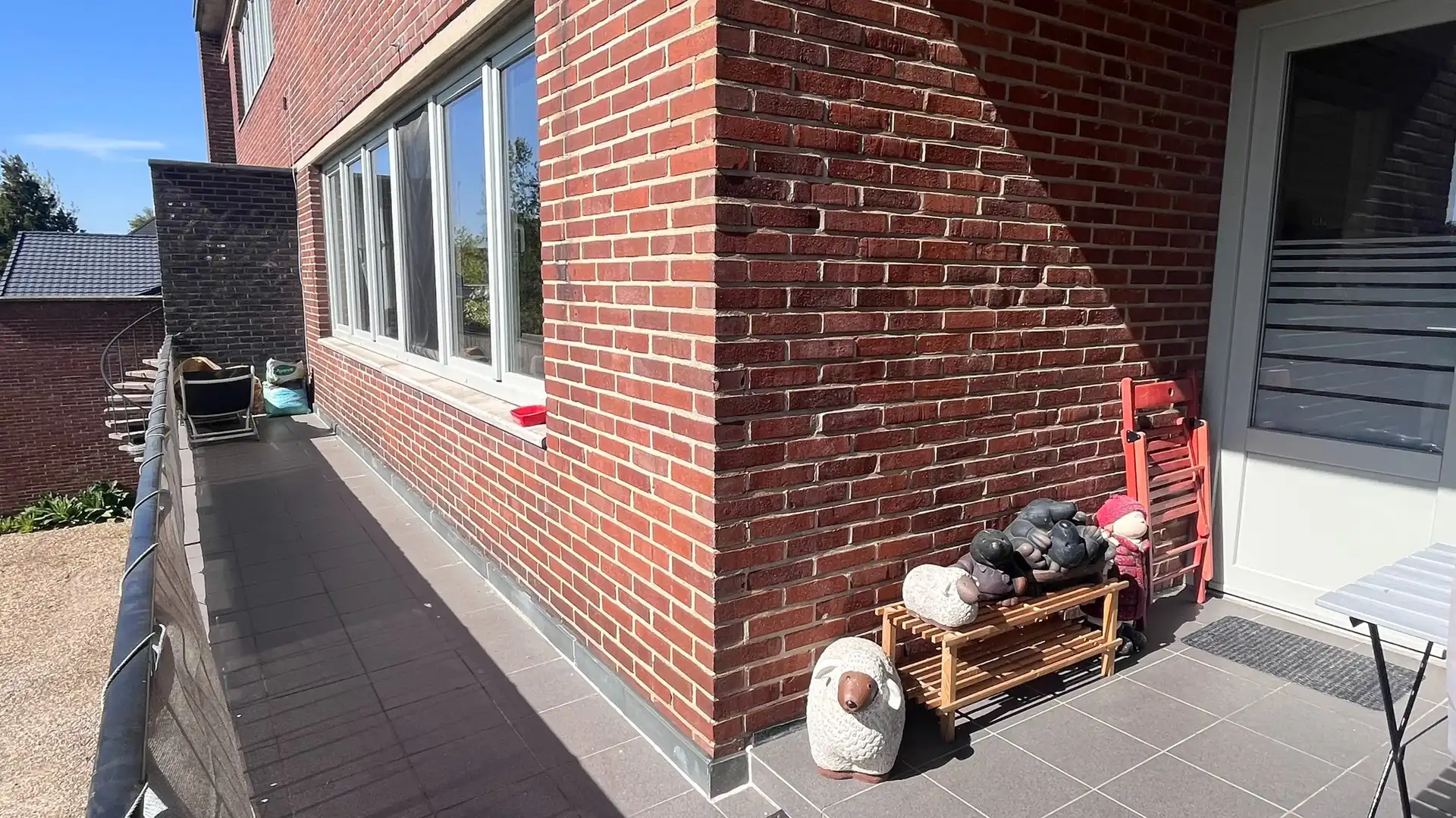 Appartement met drie slaapkamers, terras, kelderberging en garage. foto 10