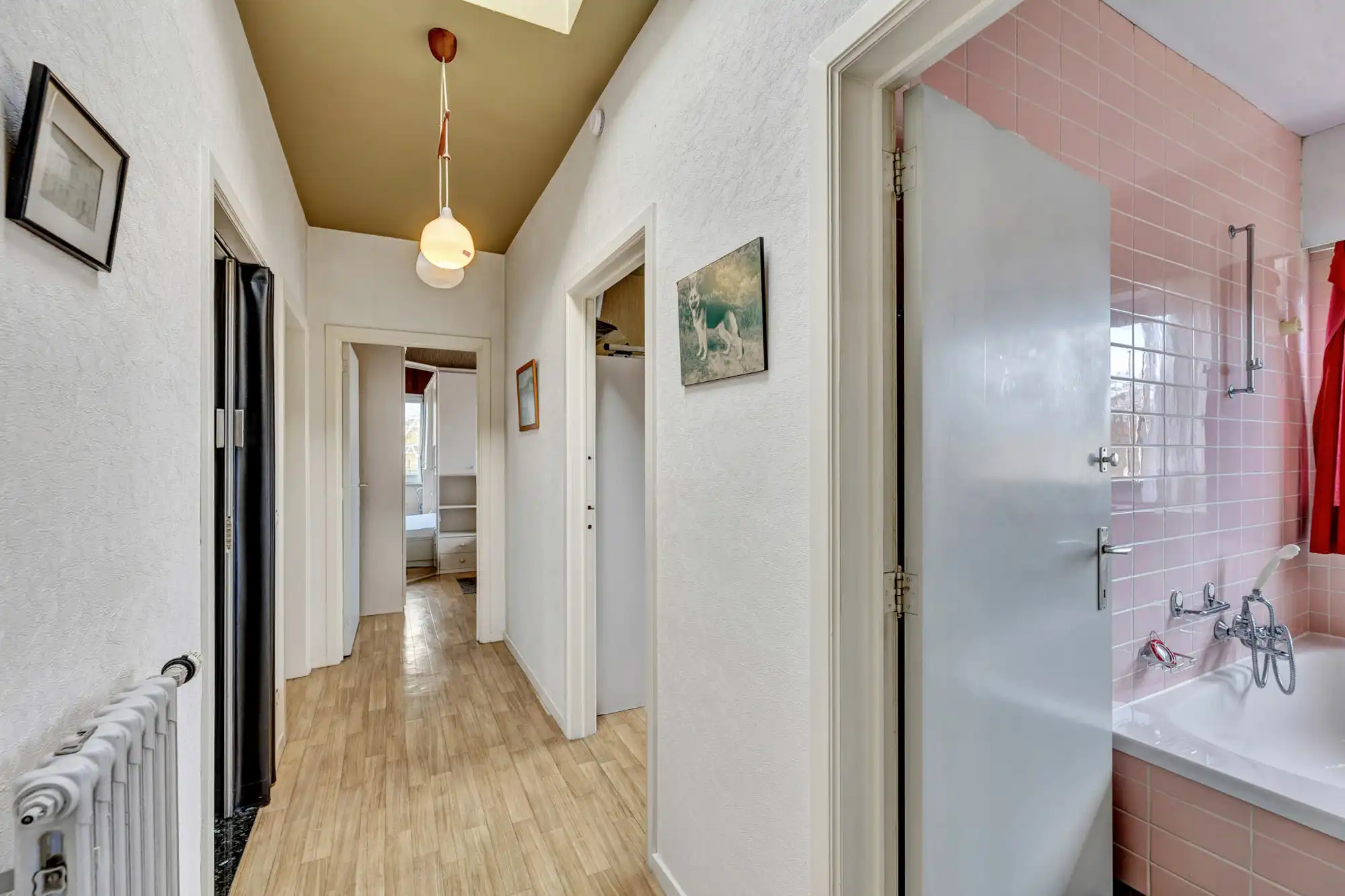 Bungalow met garage en tuintje op strategische ligging foto 17