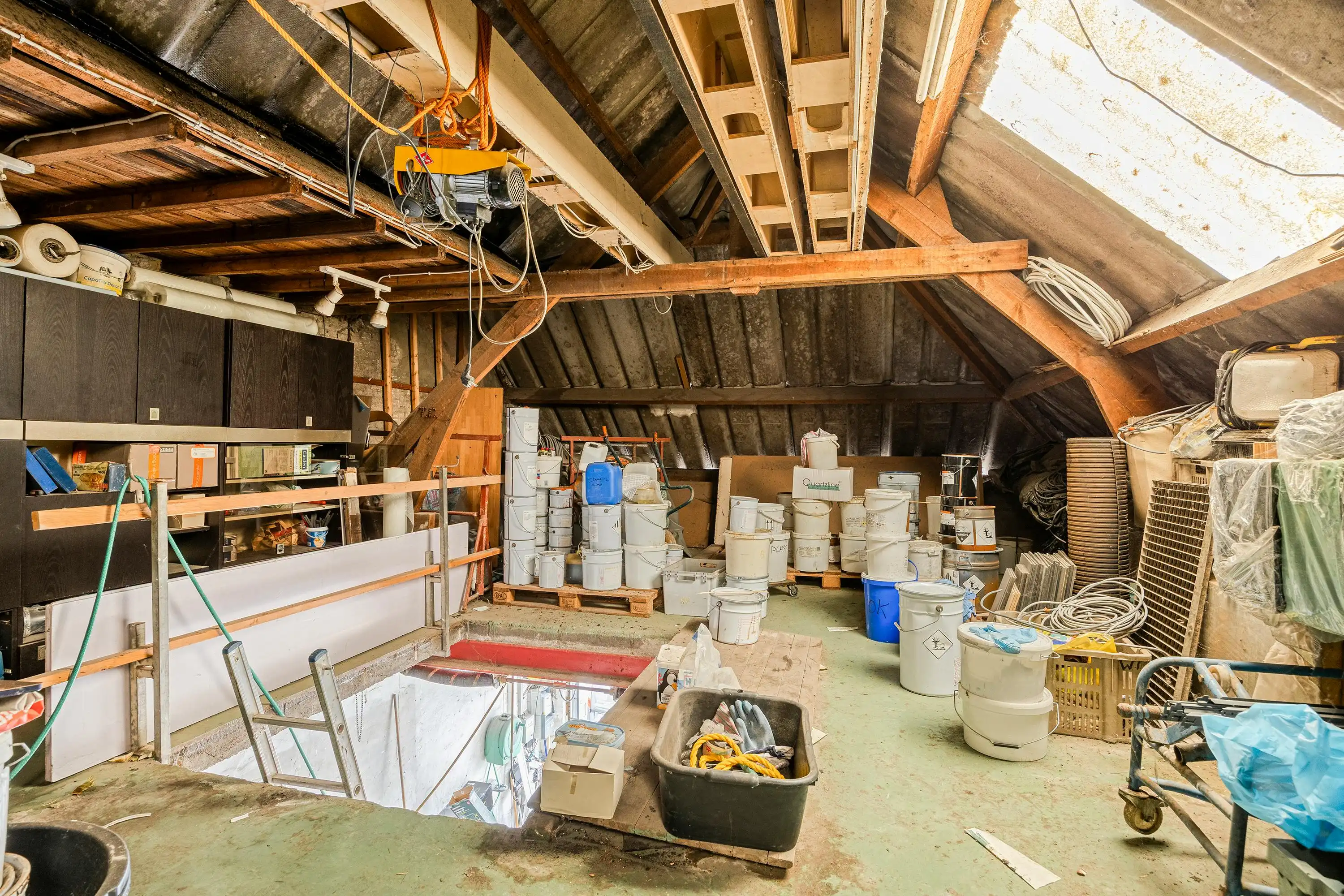 Veelzijdig eigendom met ruime woning, handelspand en magazijn foto 46
