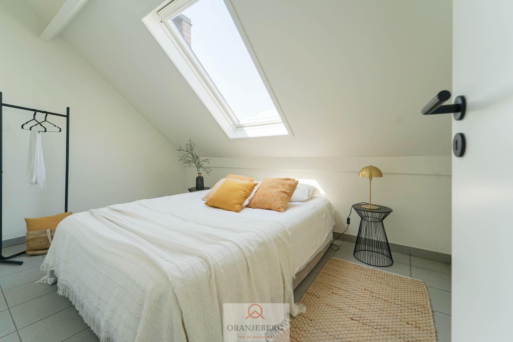 Lichtrijk 1 slpk-appartement met terras Sint-Amandsberg! foto 14