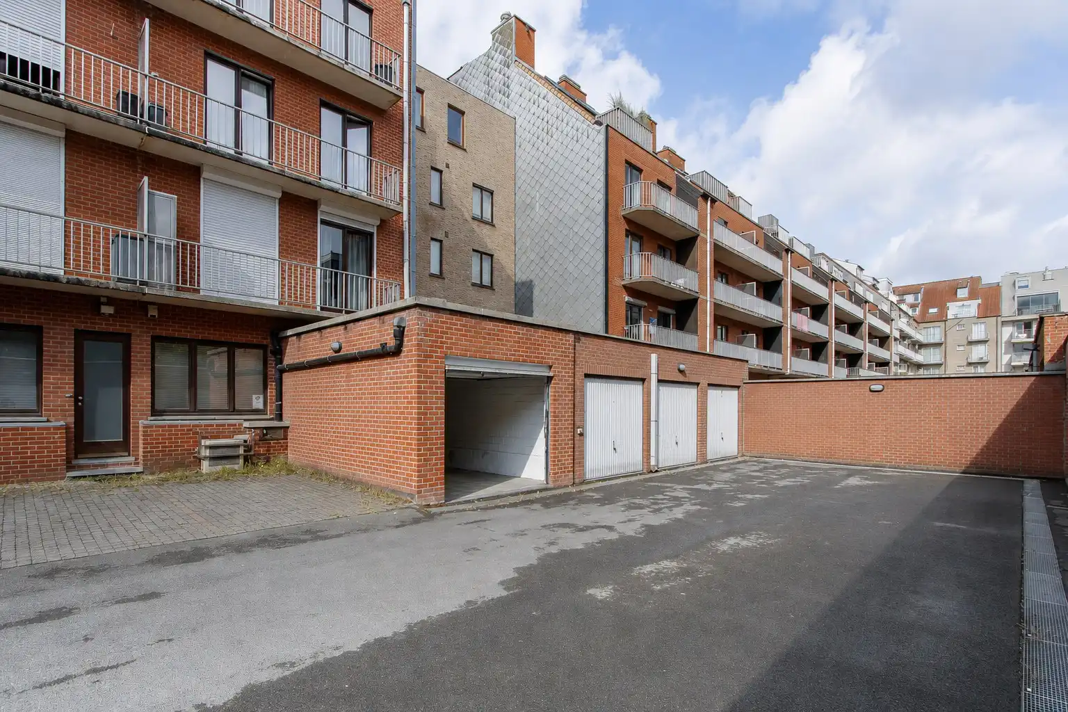 garagebox op gelijkvloers niveau te huur  te Knokke Van Bunnenlaan - Zoutelaan  foto 3