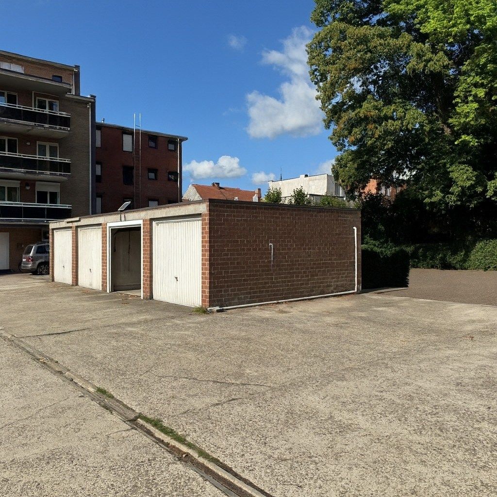 Verhuurde garagebox op uitstekende locatie in Deurne! foto 2