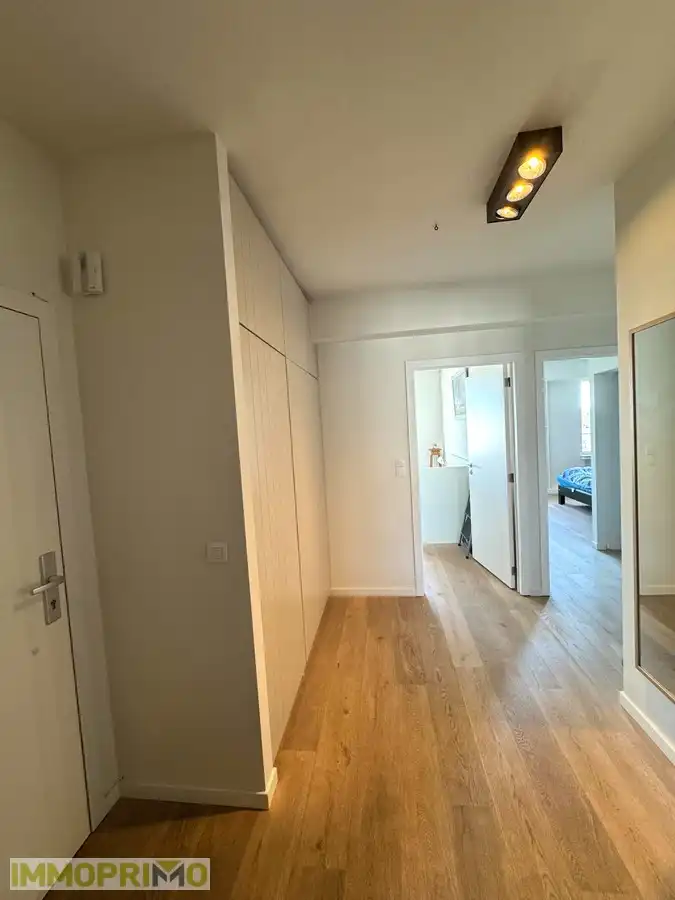 Zeer ruim en lichtrijk appartement te huur foto 22