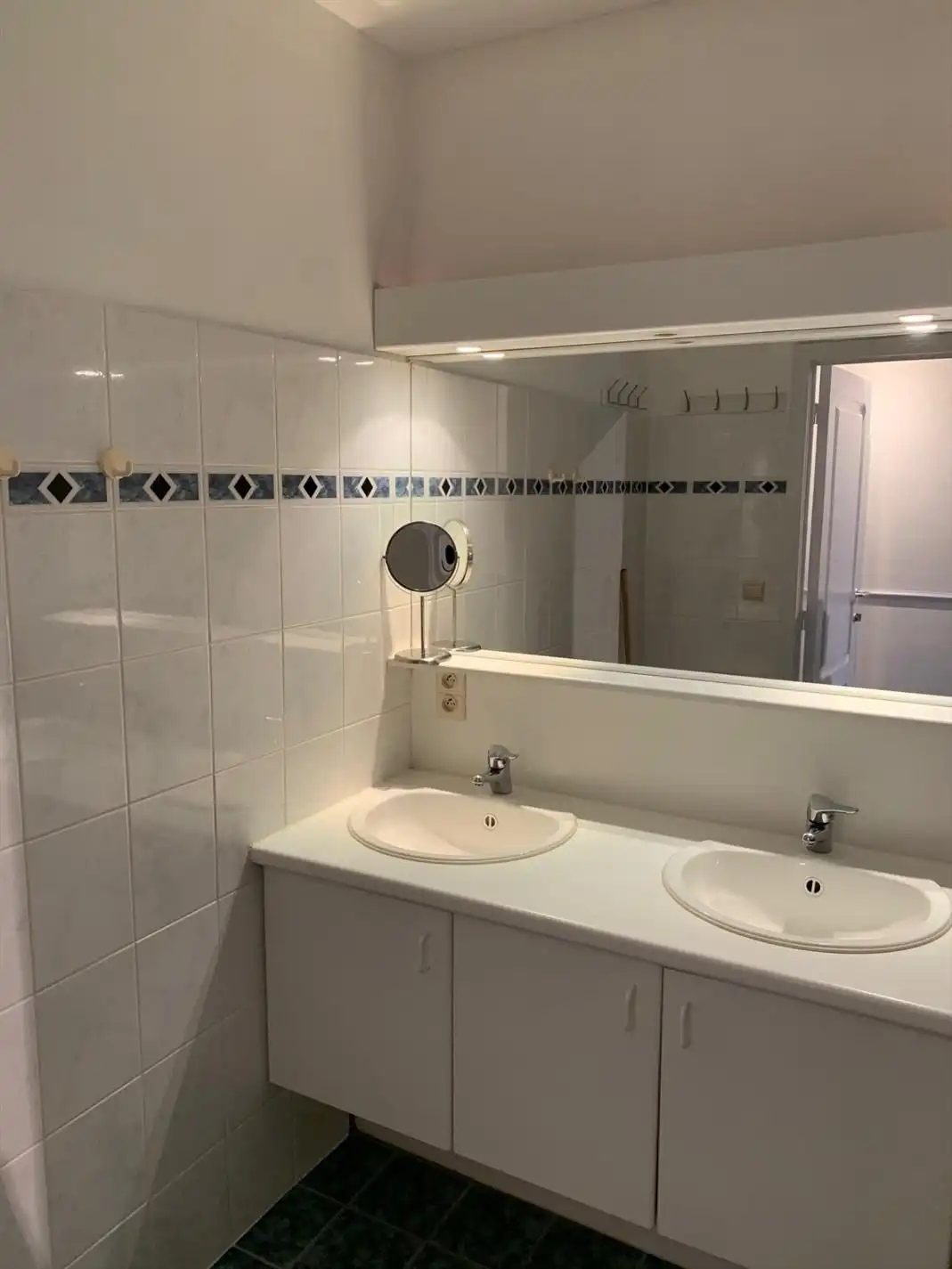 Gemeubeld appartement met twee slaapkamers - frontaal zeezicht foto 12